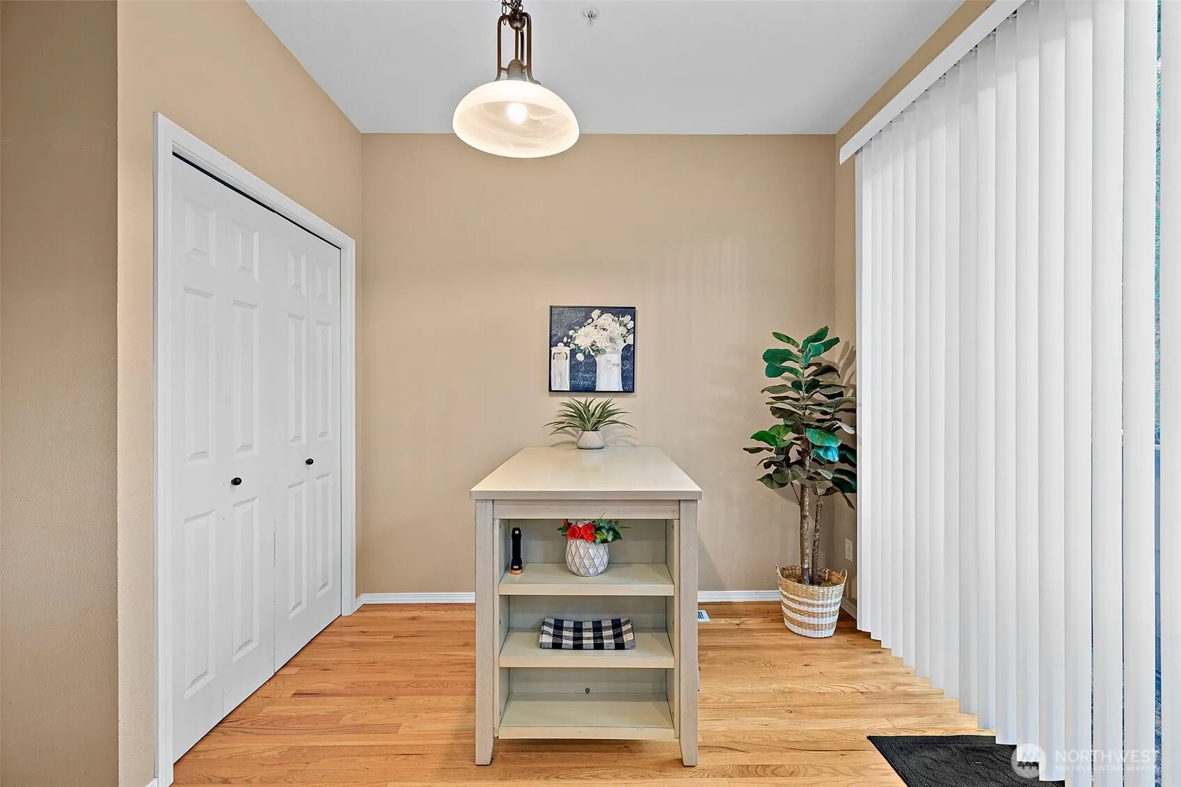 23036 NE 8th Street #D, Sammamish, WA 98074