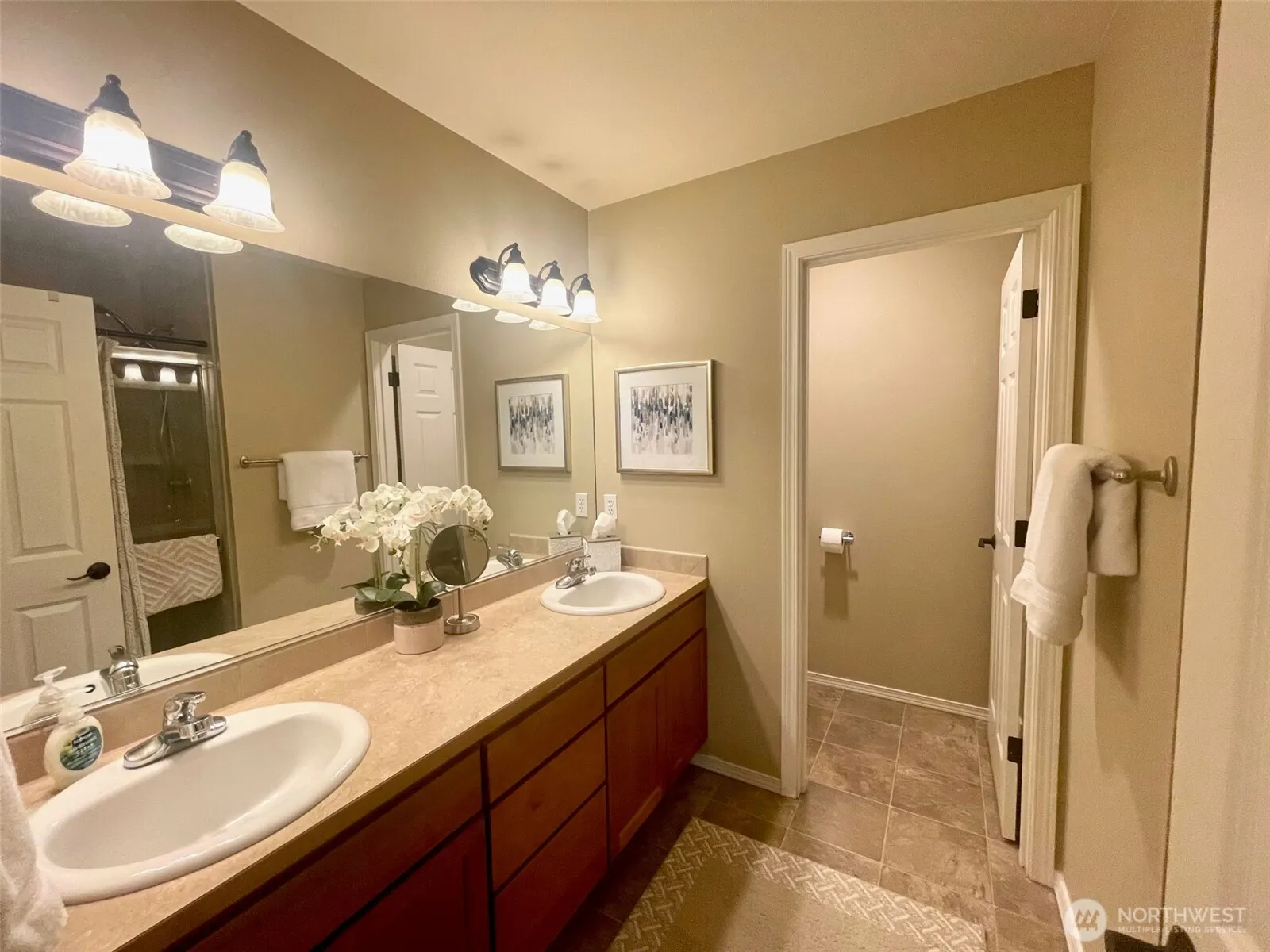 23036 NE 8th Street #D, Sammamish, WA 98074