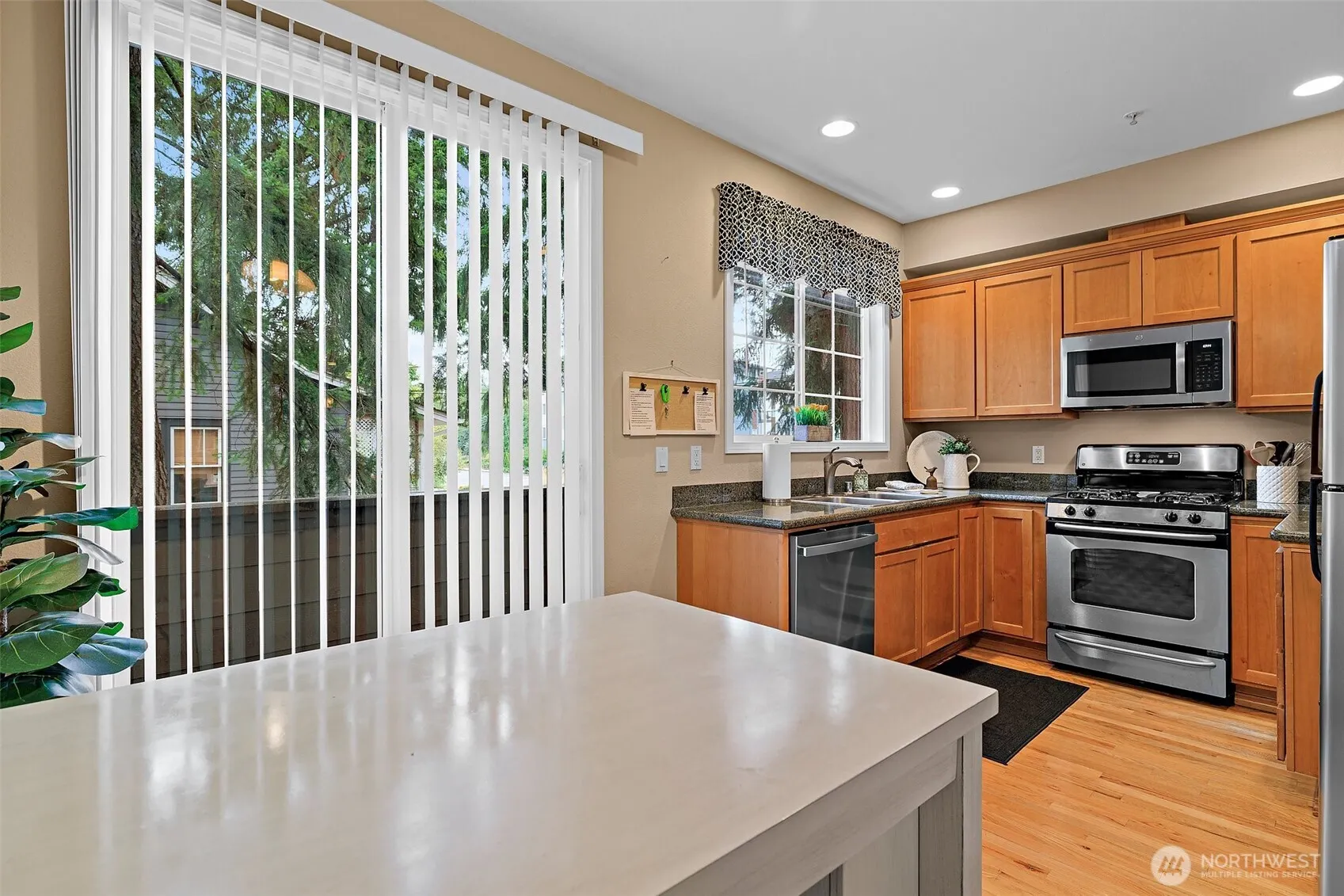 23036 NE 8th Street #D, Sammamish, WA 98074
