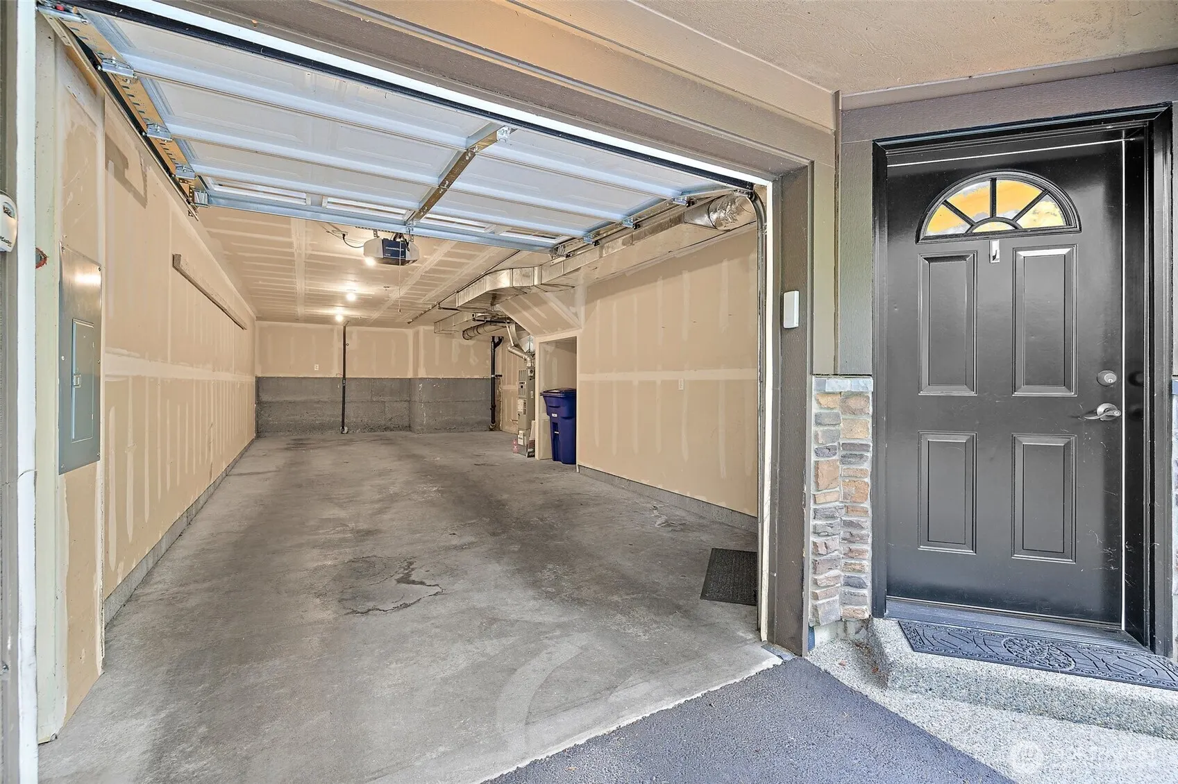 23036 NE 8th Street #D, Sammamish, WA 98074