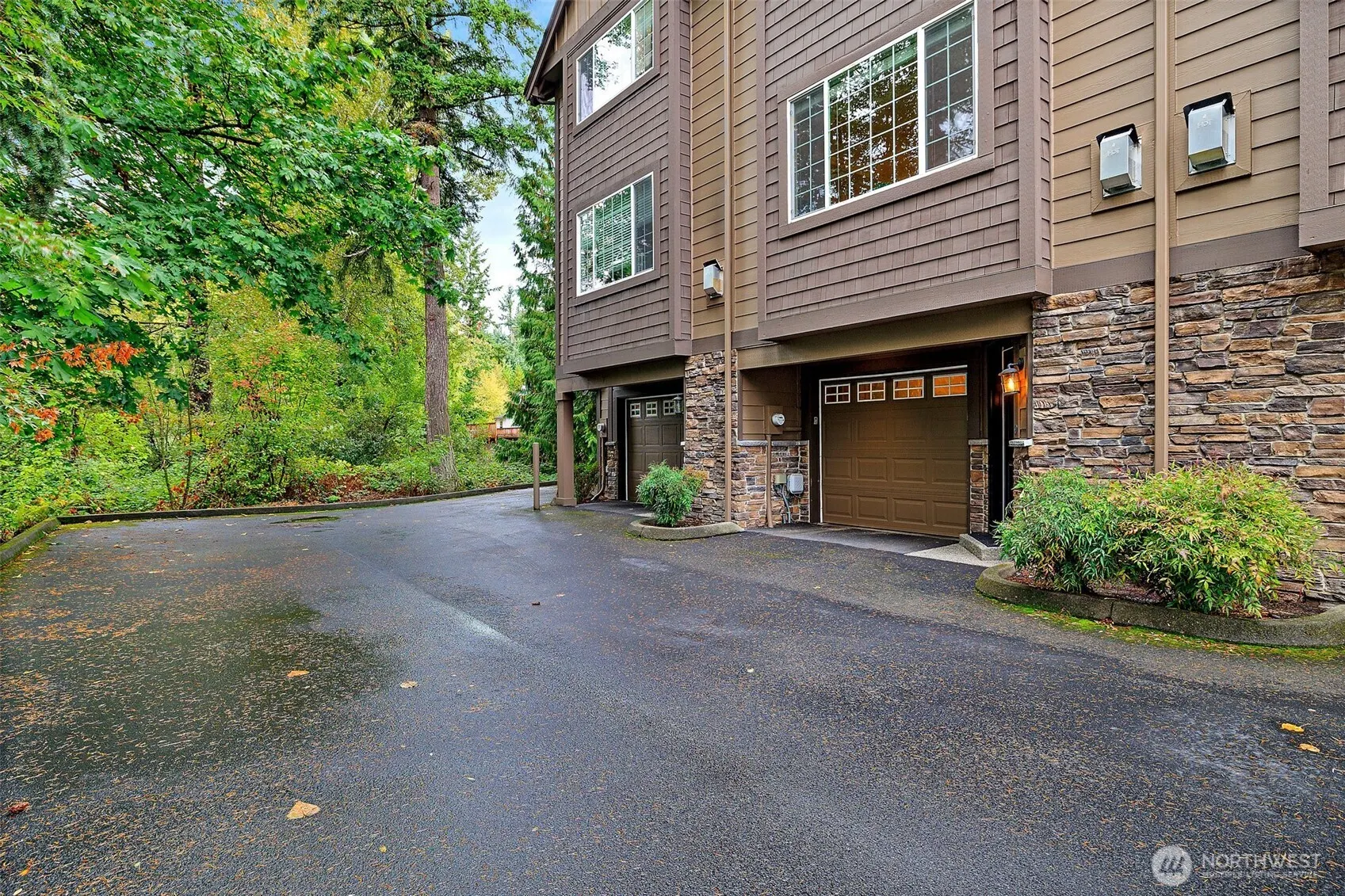 23036 NE 8th Street #D, Sammamish, WA 98074