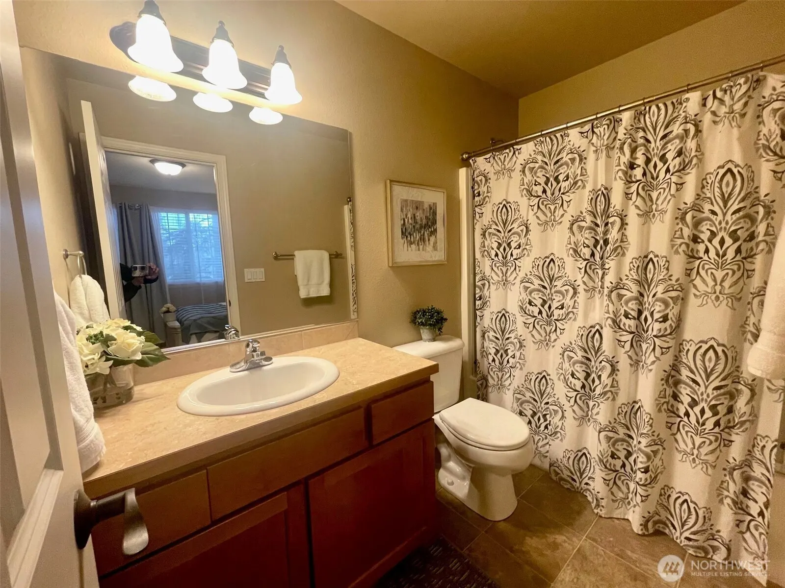 23036 NE 8th Street #D, Sammamish, WA 98074