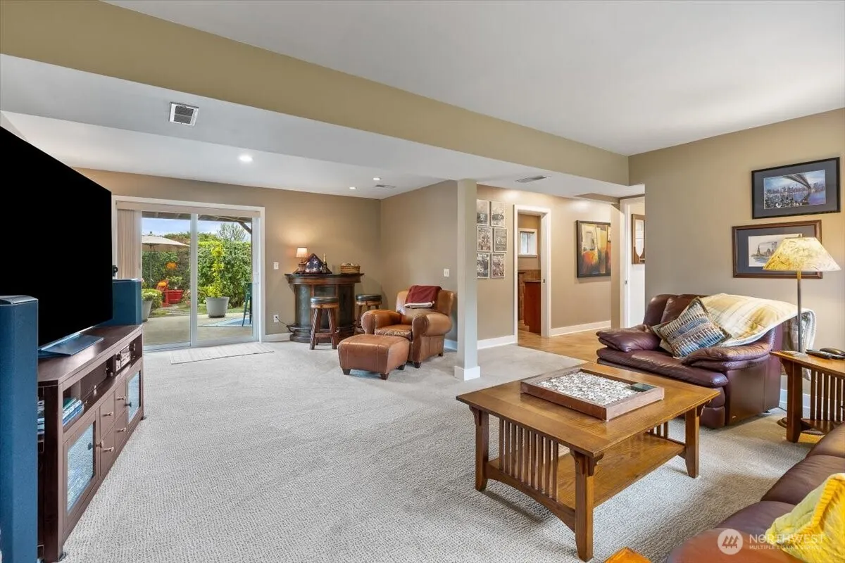 10503 158th Avenue NE, Redmond, WA 98052