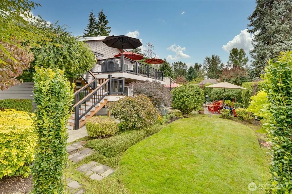 10503 158th Avenue NE, Redmond, WA 98052