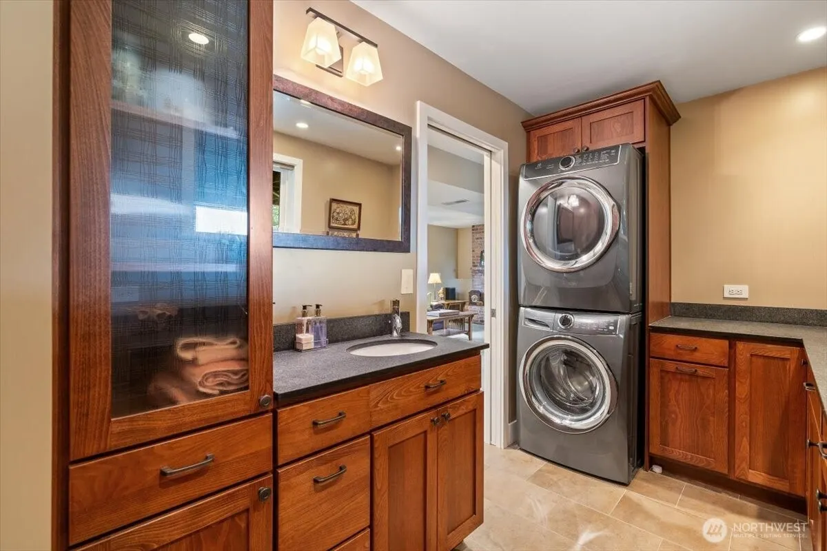 10503 158th Avenue NE, Redmond, WA 98052