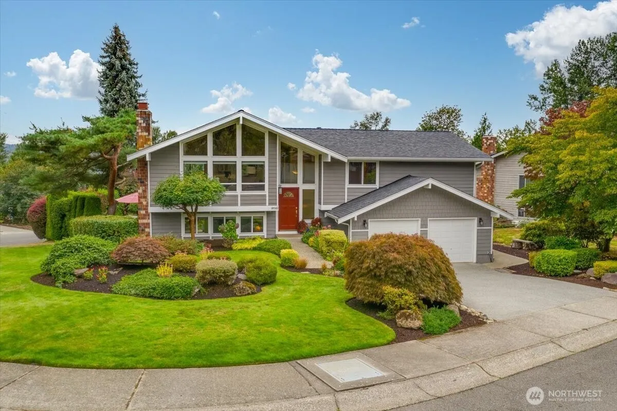 10503 158th Avenue NE, Redmond, WA 98052