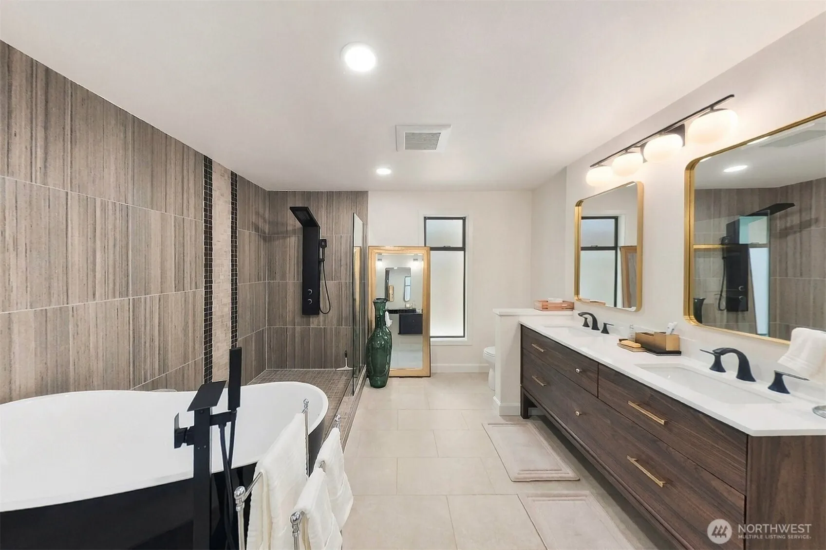 10 Tulalip Ky , Bellevue, WA 98006