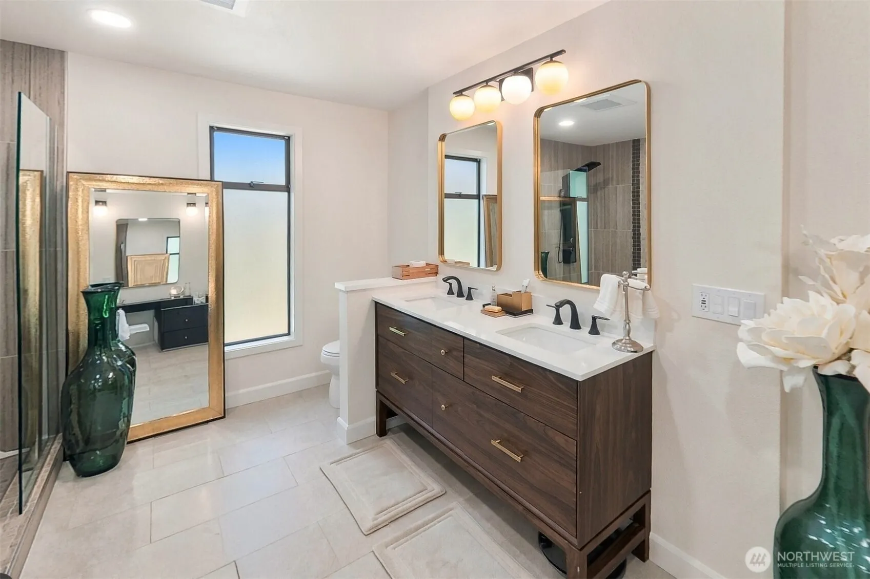 10 Tulalip Ky , Bellevue, WA 98006