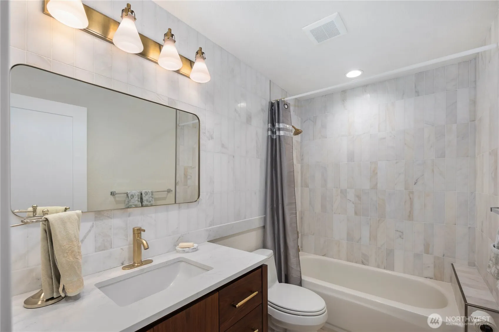 10 Tulalip Ky , Bellevue, WA 98006