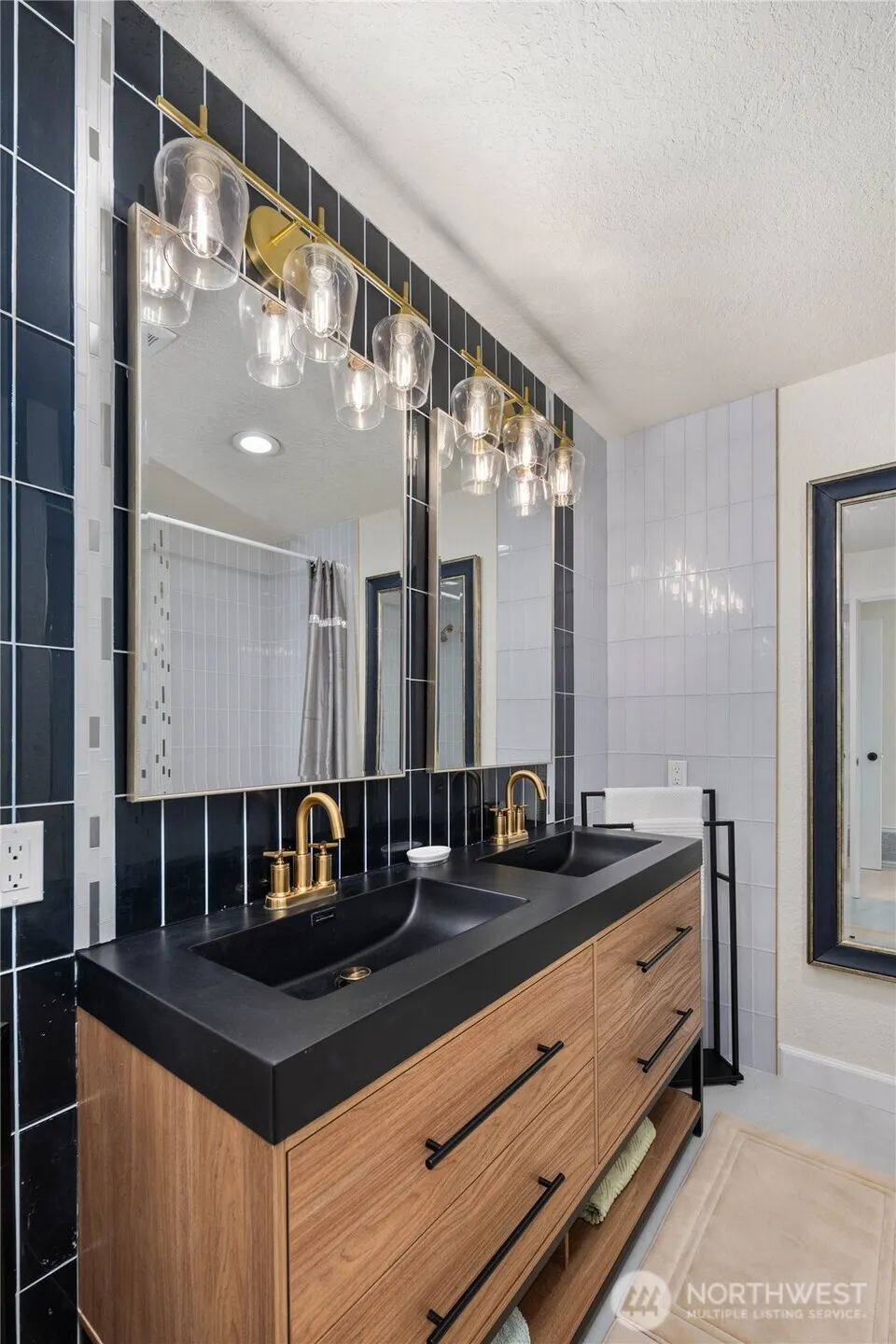 10 Tulalip Ky , Bellevue, WA 98006