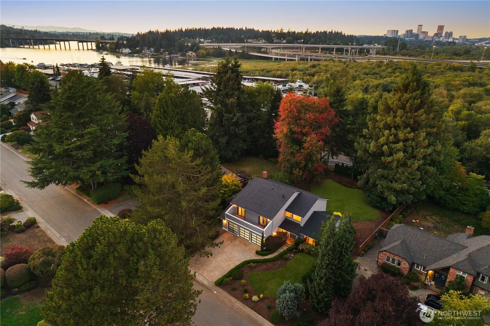 10 Tulalip Ky , Bellevue, WA 98006