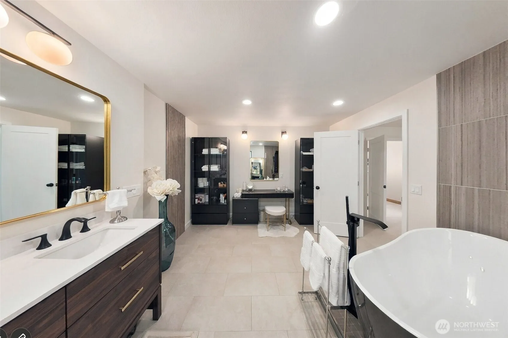 10 Tulalip Ky , Bellevue, WA 98006