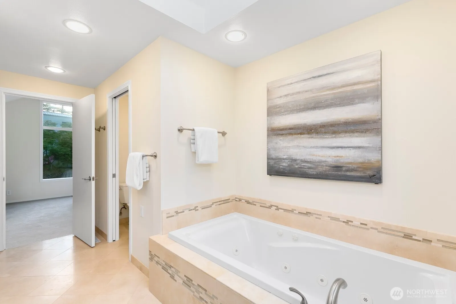 11404 NE 103rd Street , Kirkland, WA 98033