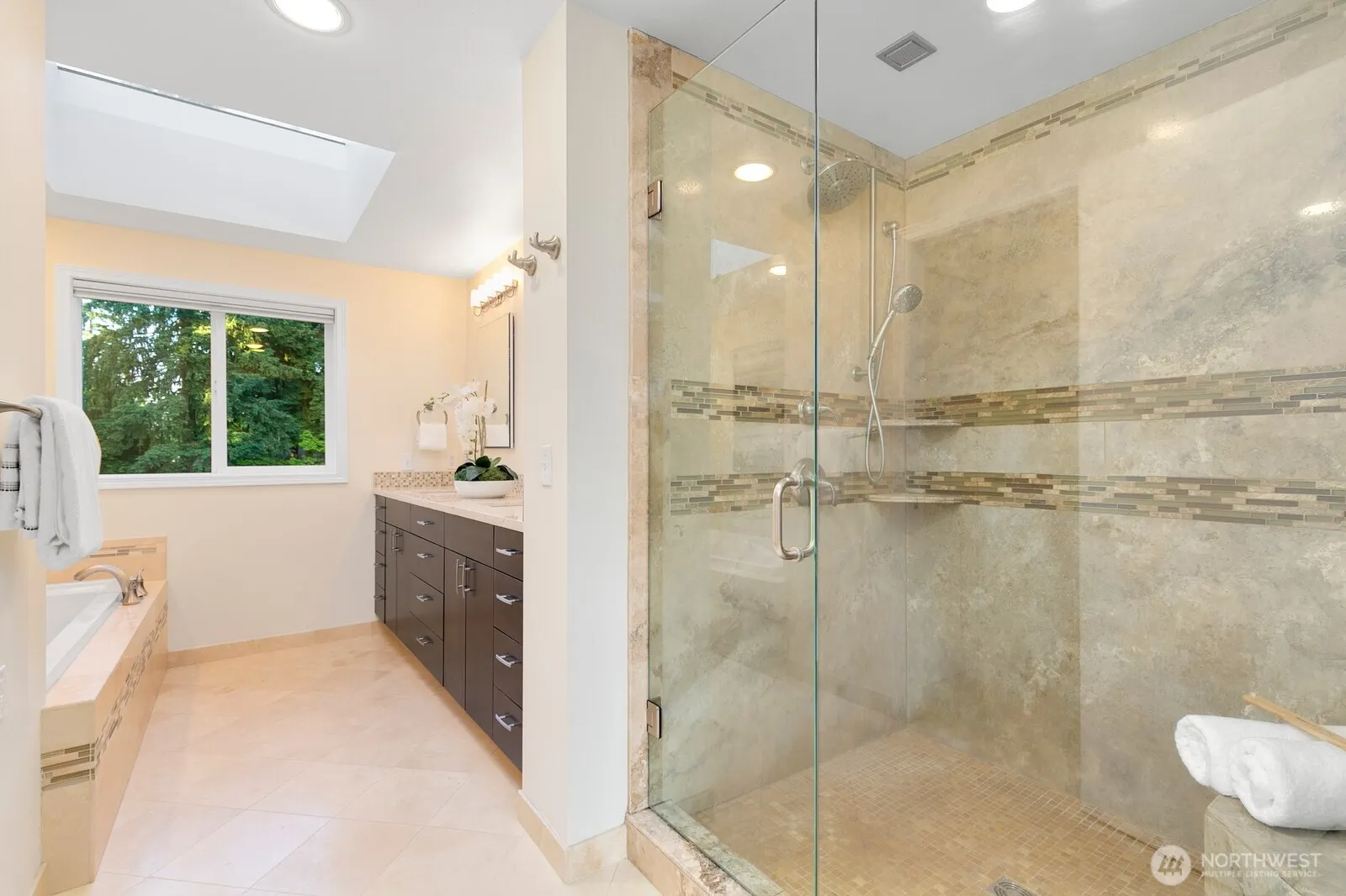 11404 NE 103rd Street , Kirkland, WA 98033