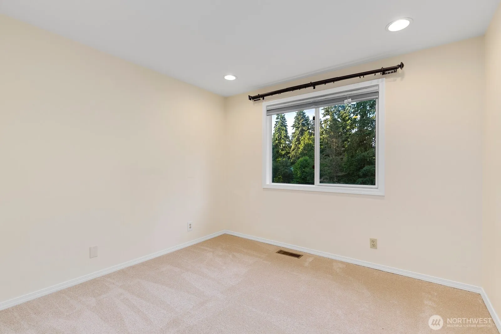 11404 NE 103rd Street , Kirkland, WA 98033
