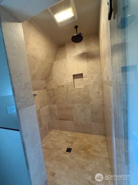 16404 NE 43rd Court , Redmond, WA 98052-5419