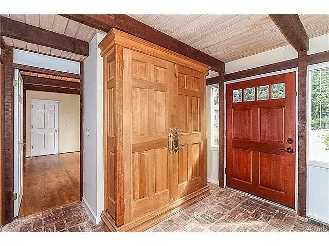 16404 NE 43rd Court , Redmond, WA 98052-5419