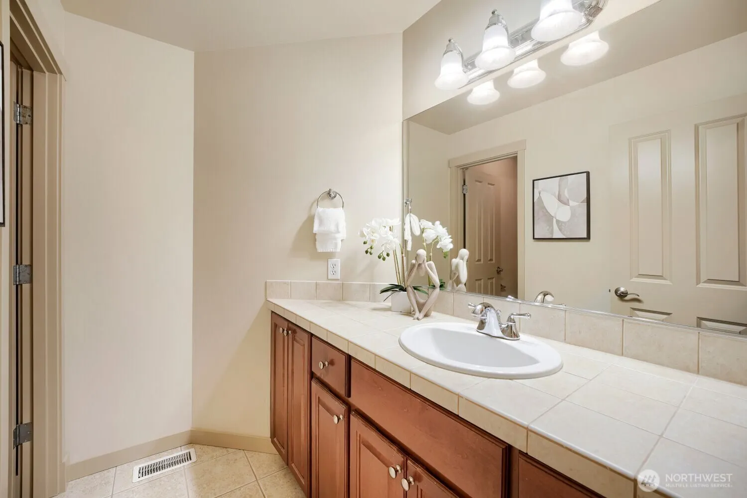 23527 NE 13th Place , Sammamish, WA 98074