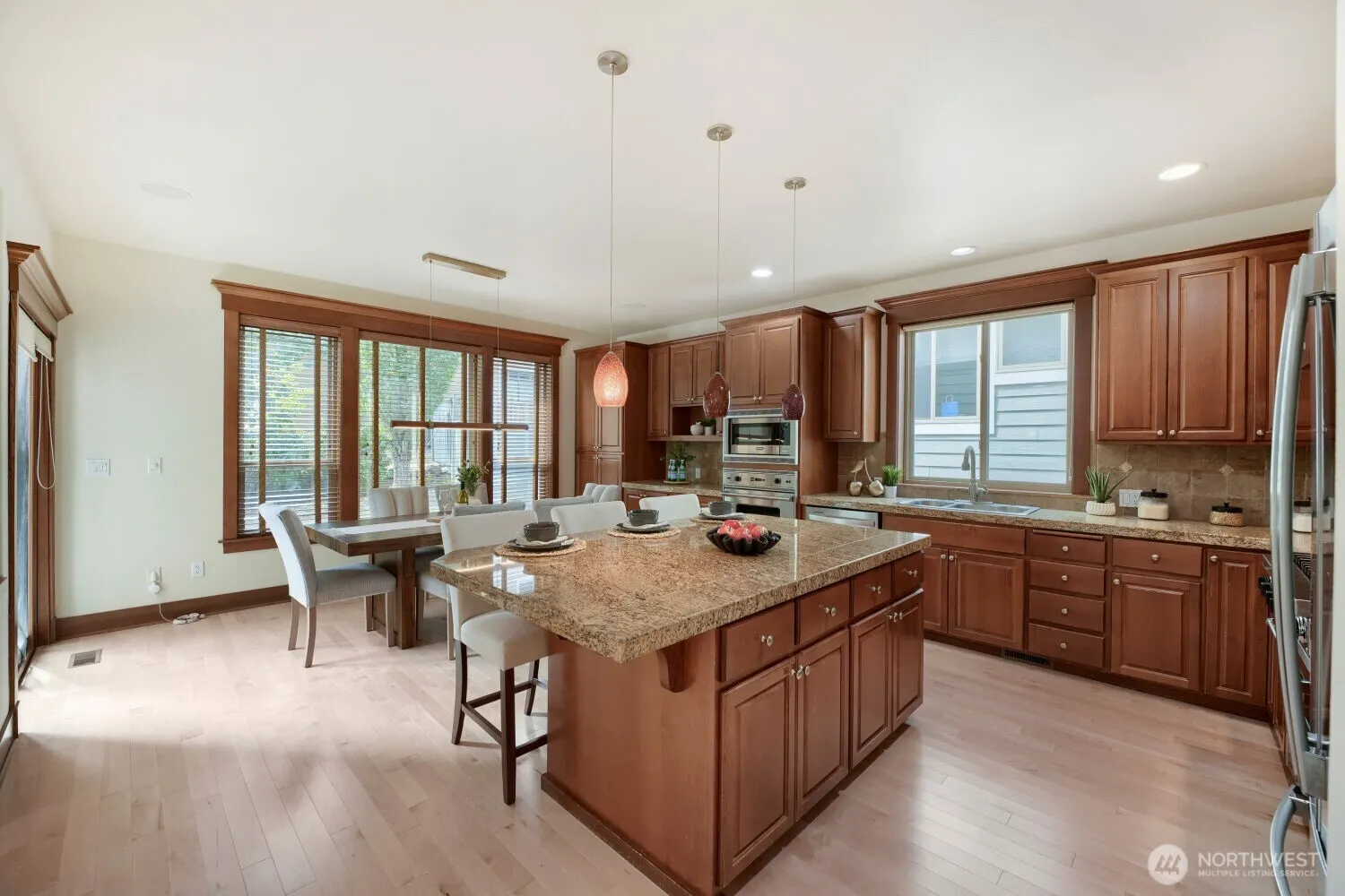 23527 NE 13th Place , Sammamish, WA 98074