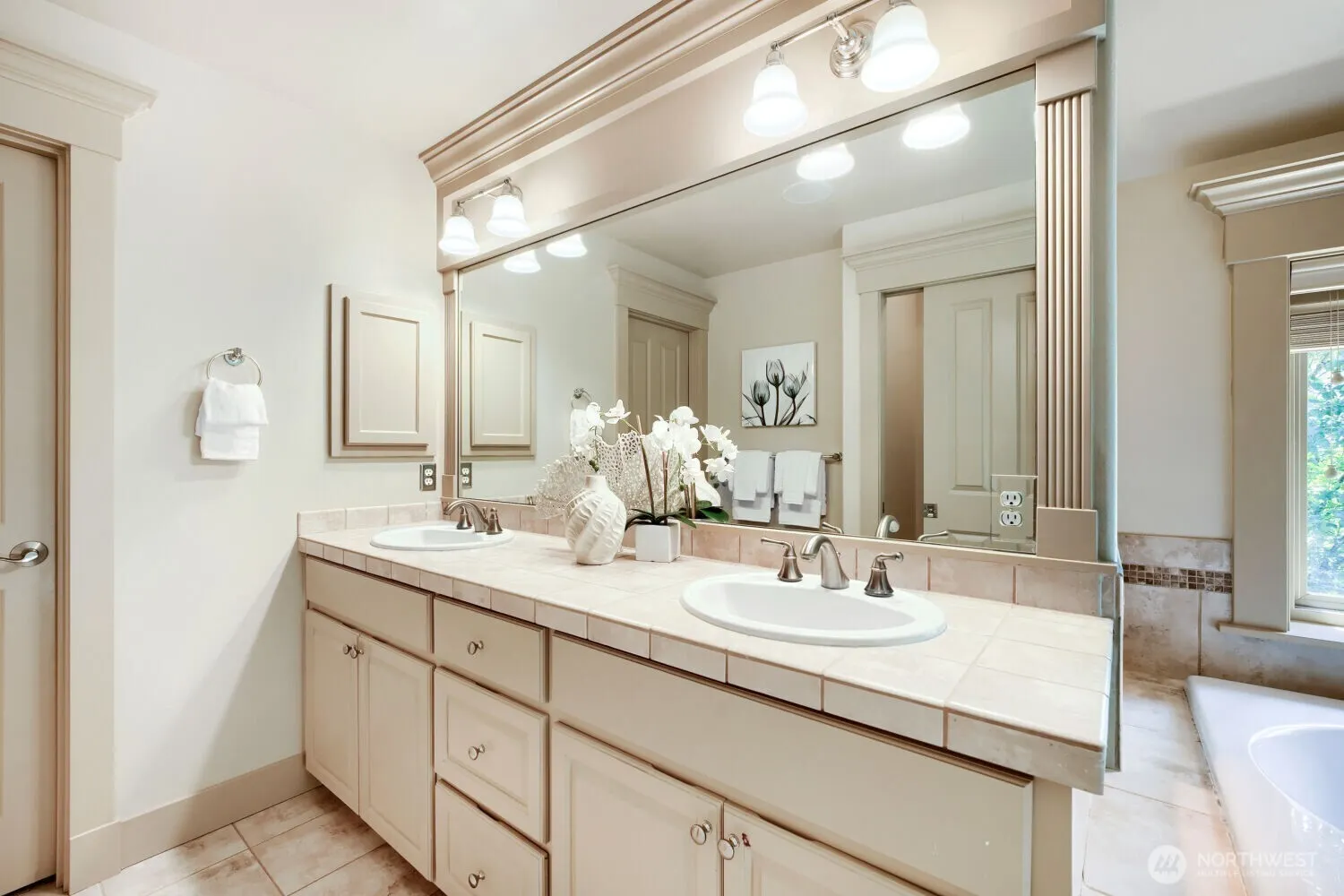 23527 NE 13th Place , Sammamish, WA 98074