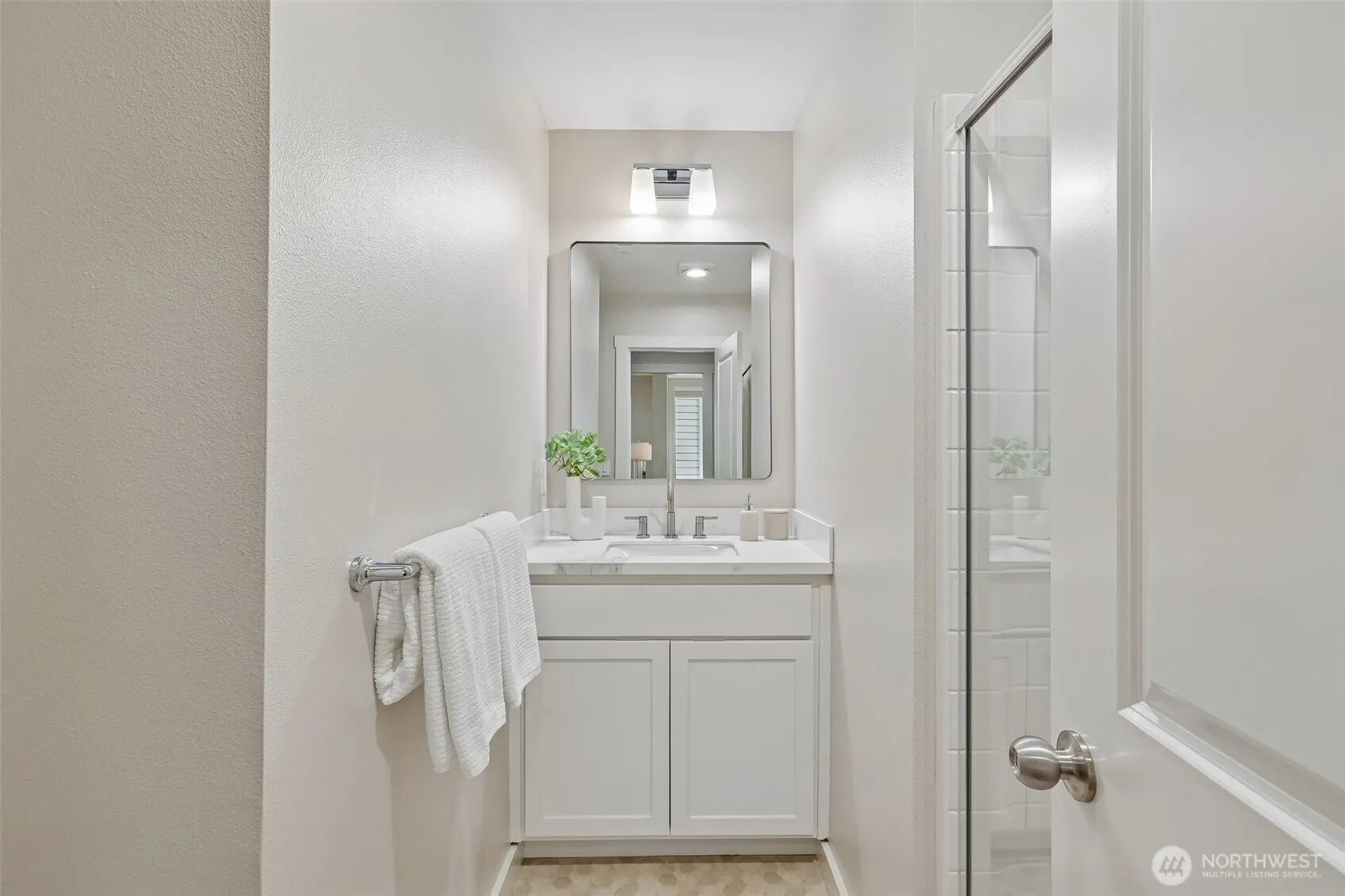 23968 NE 101st Place , Redmond, WA 98053