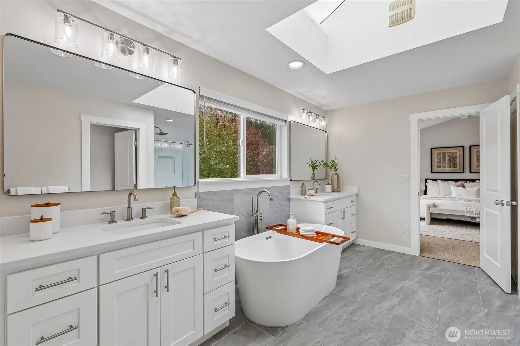 23968 NE 101st Place , Redmond, WA 98053