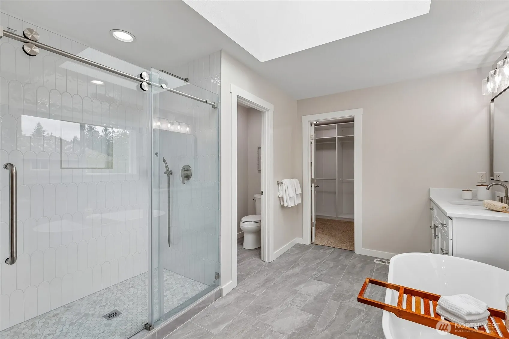 23968 NE 101st Place , Redmond, WA 98053