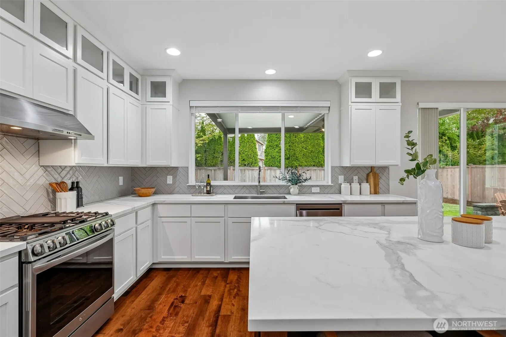 23968 NE 101st Place , Redmond, WA 98053