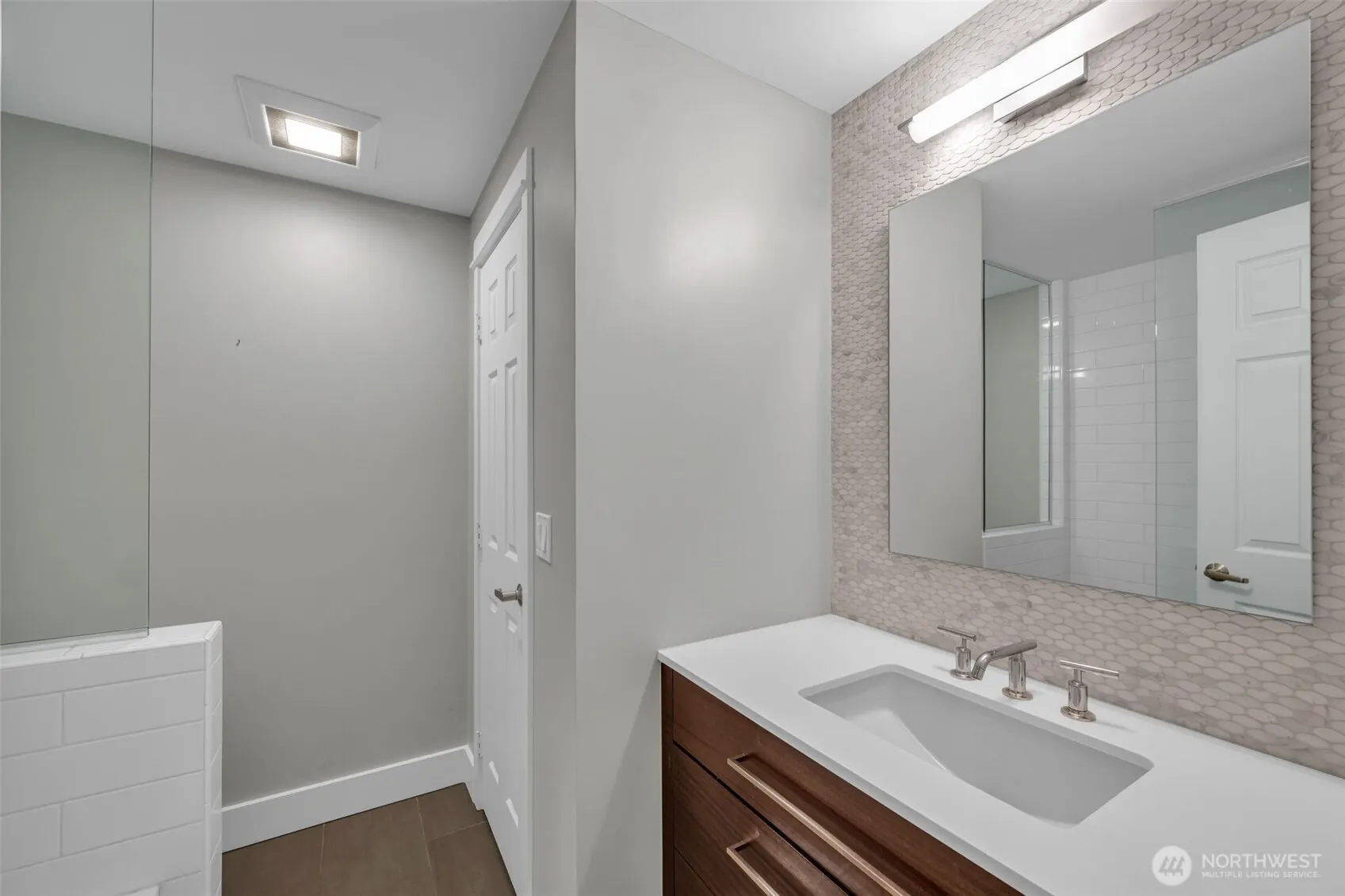 10042 Main Street #117, Bellevue, WA 98004-6027
