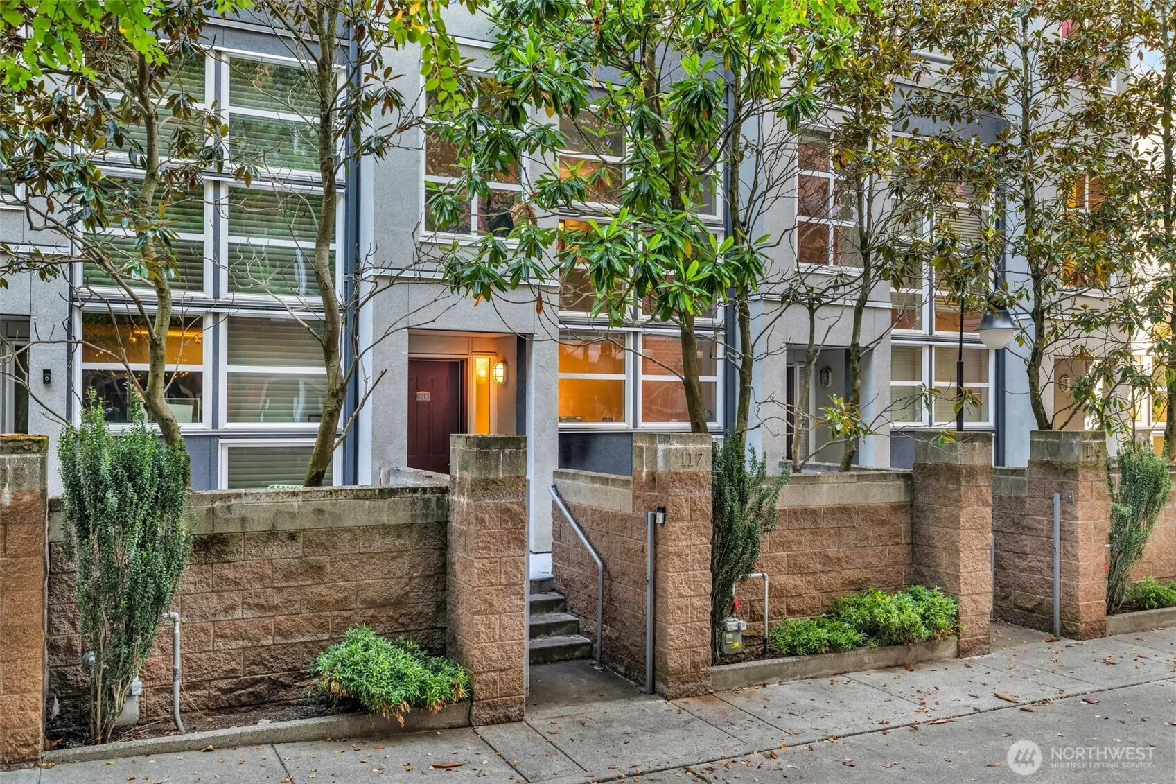 10042 Main Street #117, Bellevue, WA 98004-6027