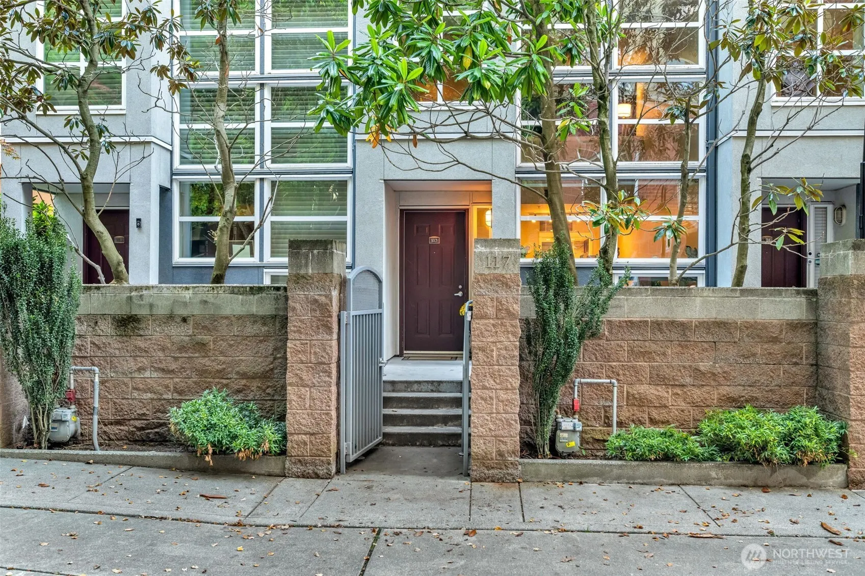 10042 Main Street #117, Bellevue, WA 98004-6027