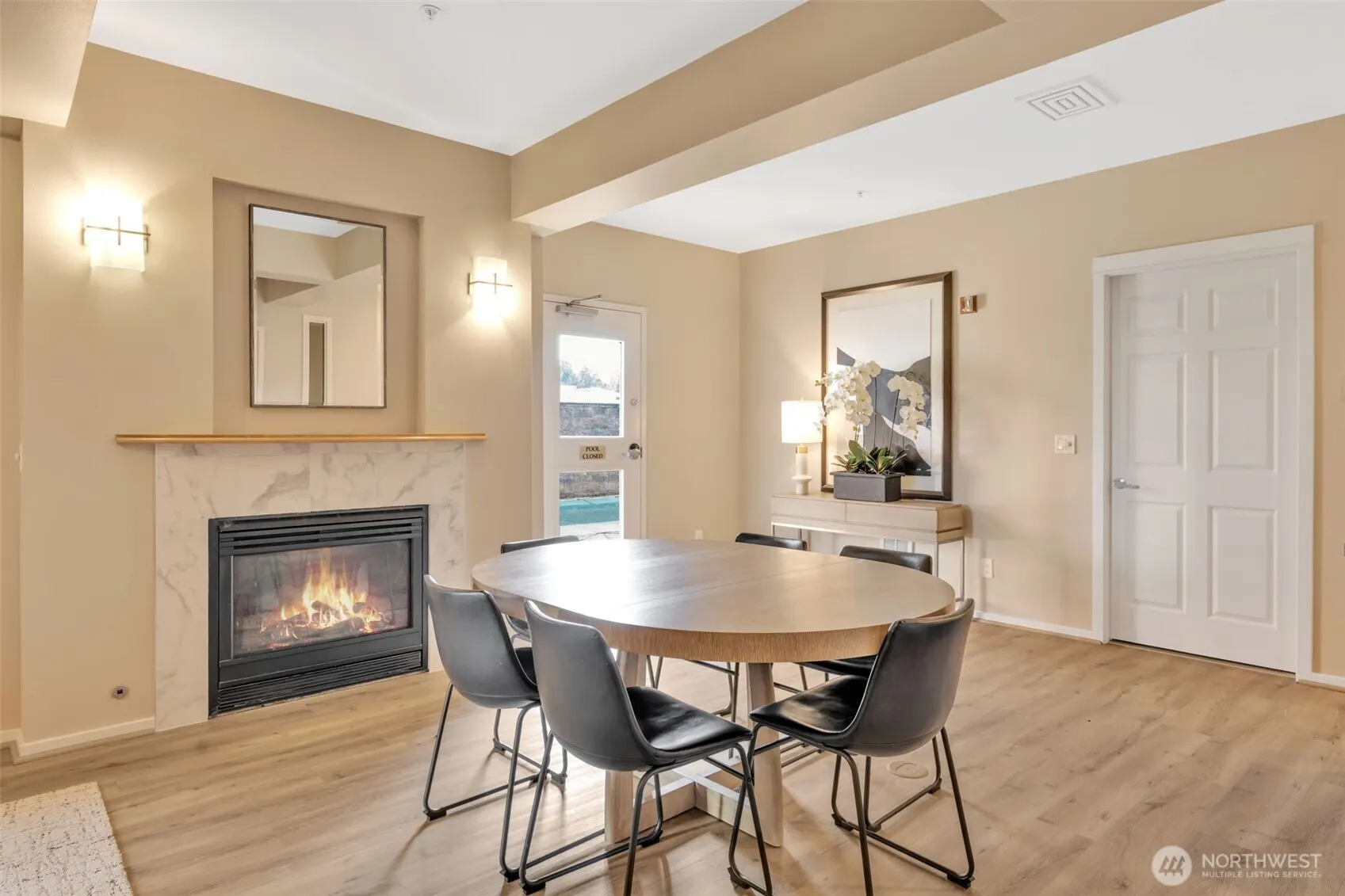 10042 Main Street #117, Bellevue, WA 98004-6027