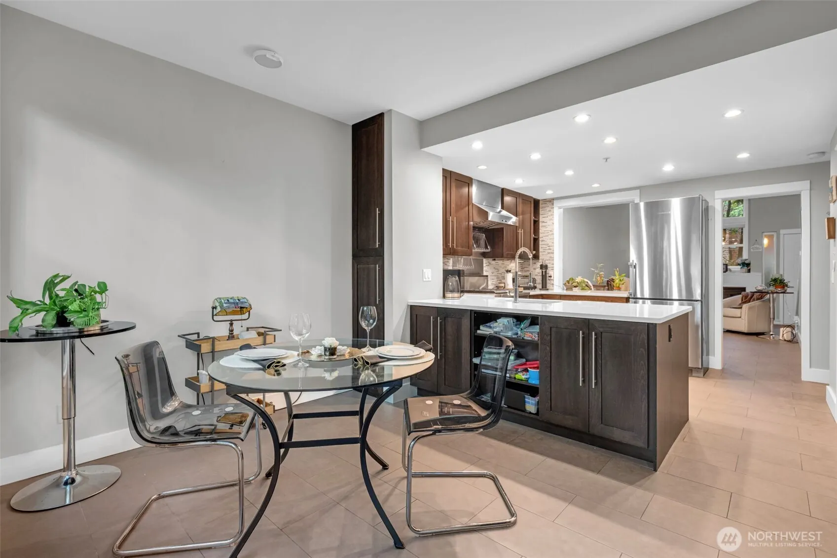 10042 Main Street #117, Bellevue, WA 98004-6027