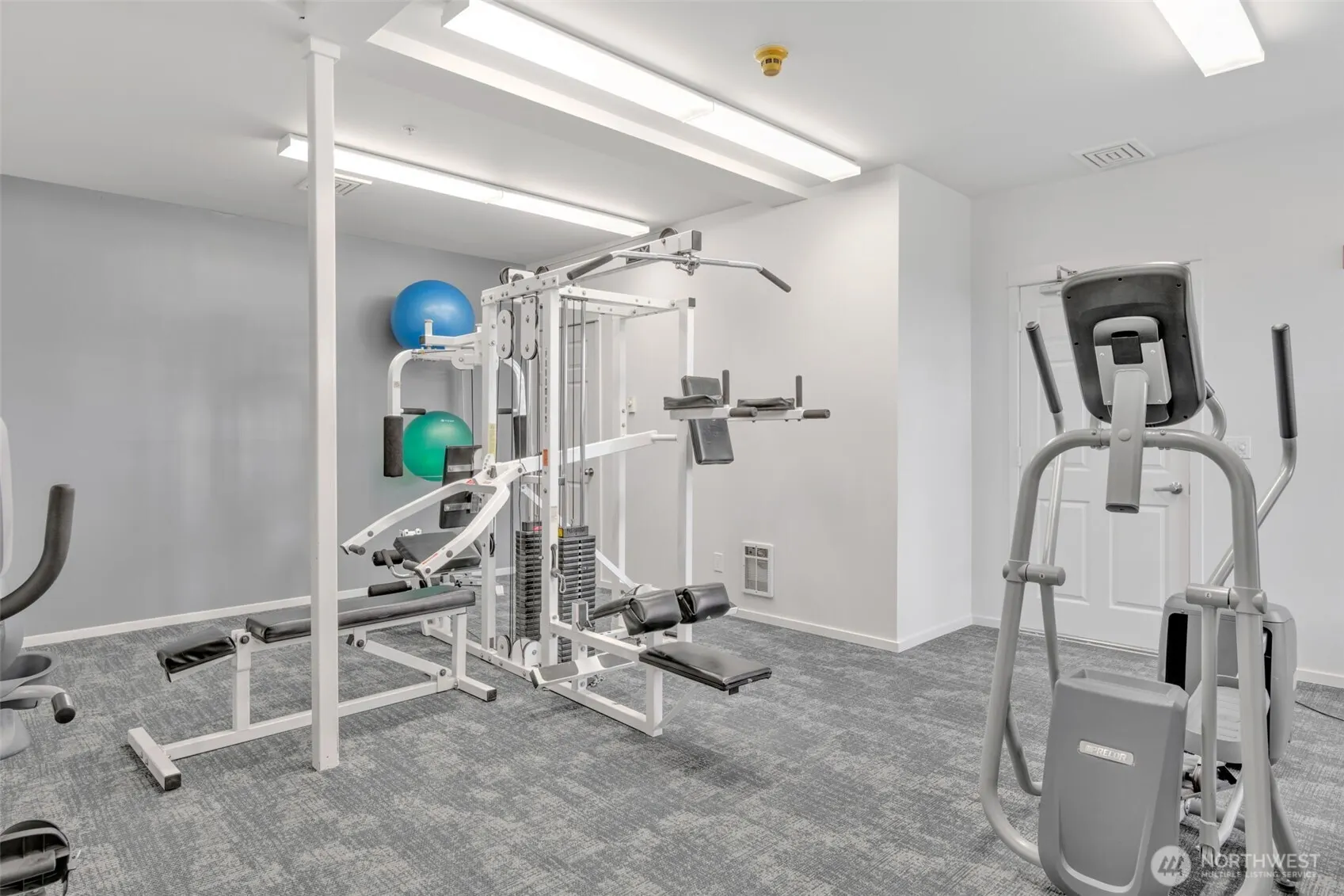 10042 Main Street #117, Bellevue, WA 98004-6027