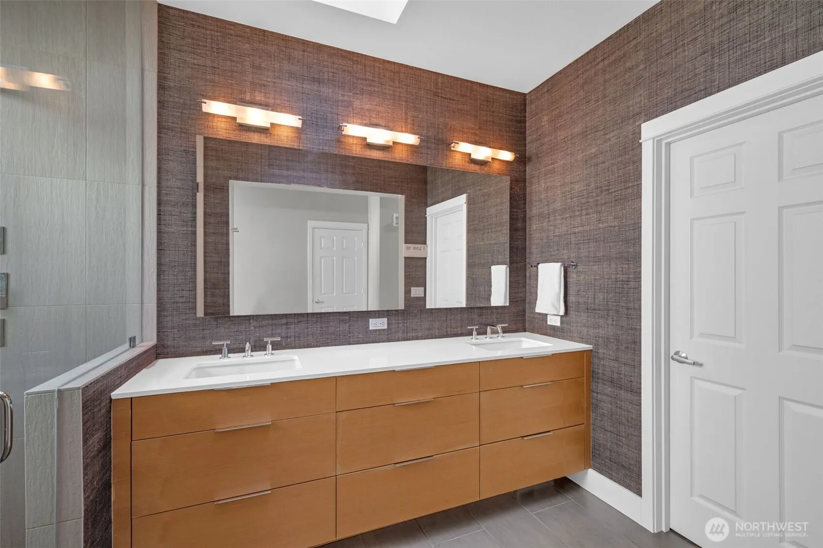 10042 Main Street #117, Bellevue, WA 98004-6027