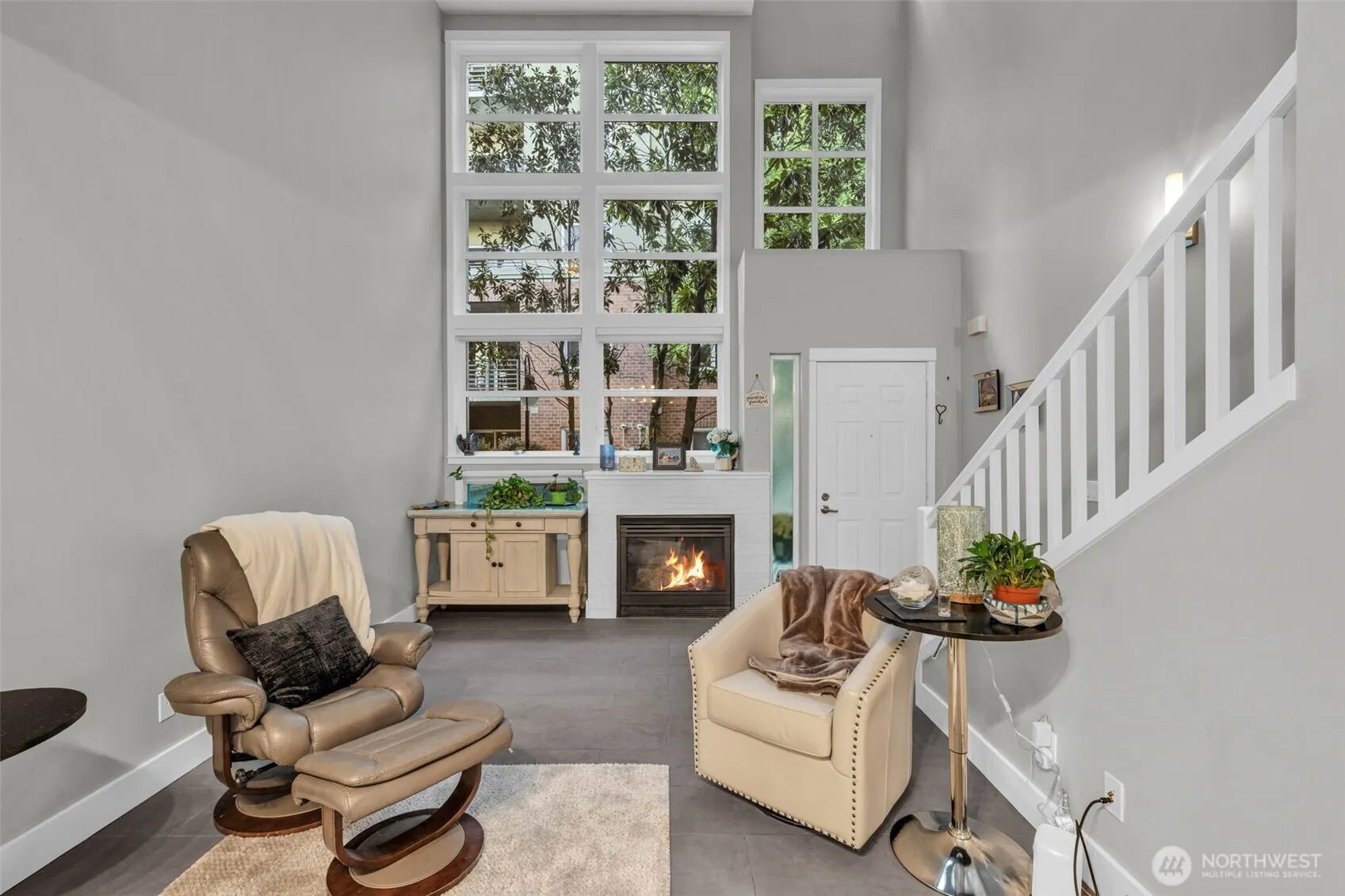 10042 Main Street #117, Bellevue, WA 98004-6027