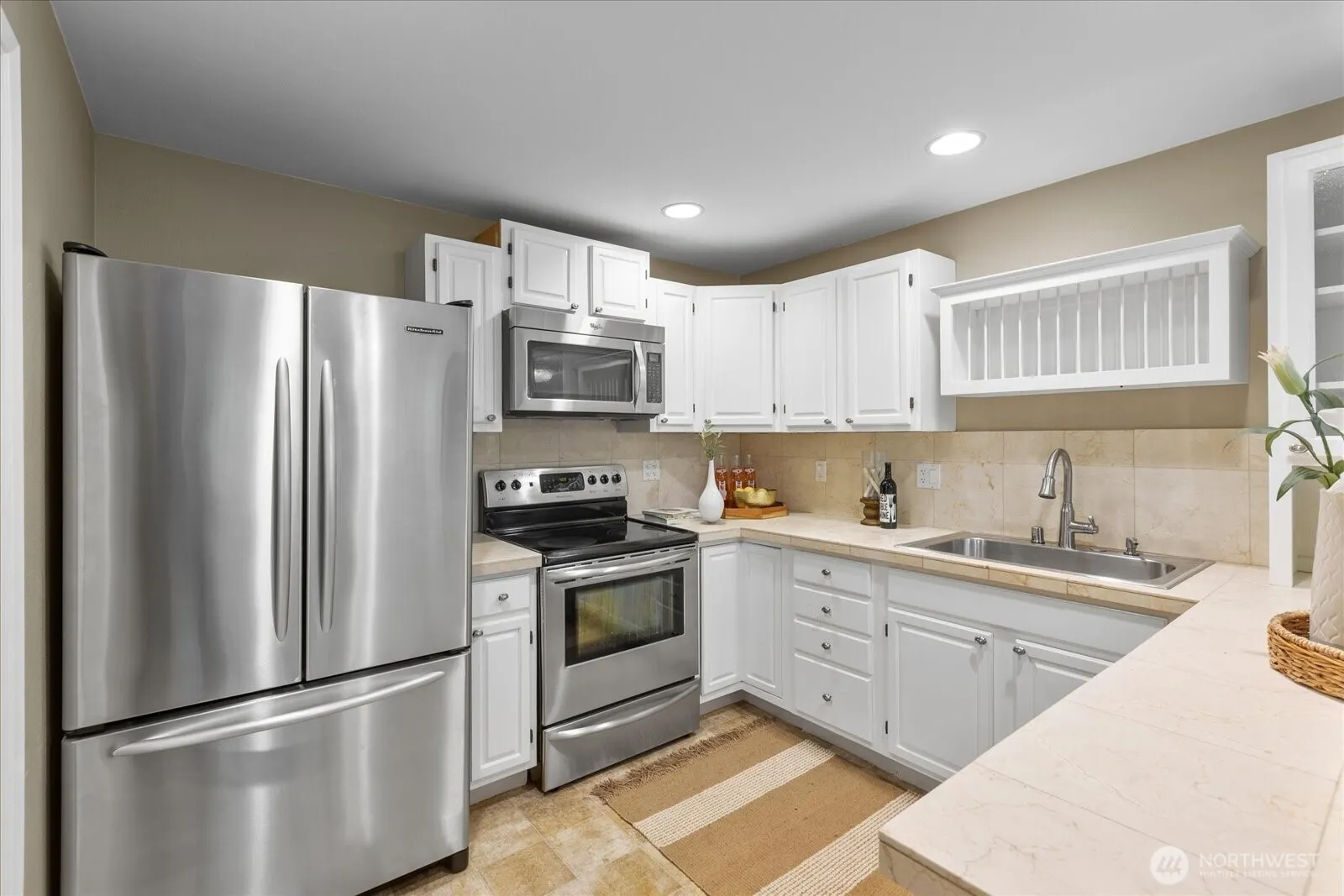 20012 NE 177th St , Woodinville, WA 98077