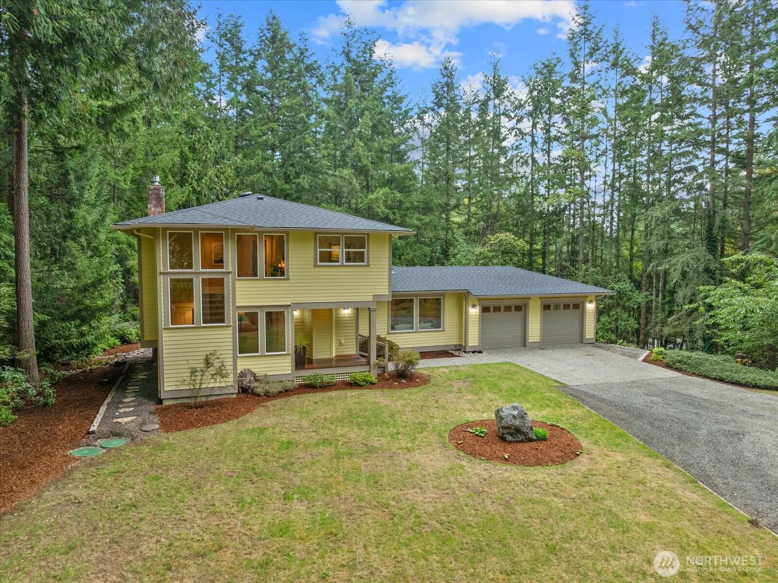20012 NE 177th St , Woodinville, WA 98077