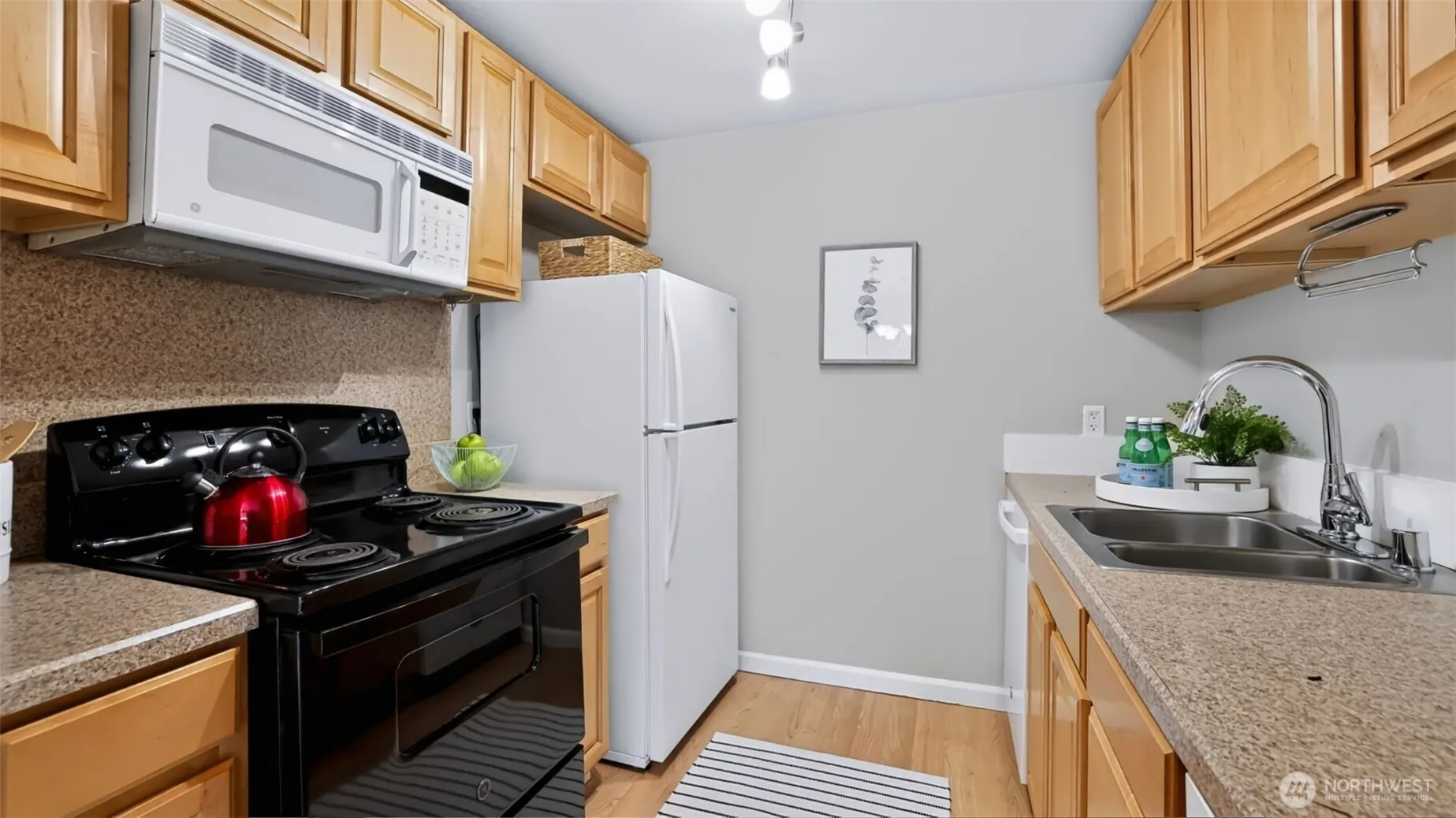 10403 NE 115th Place #L46, Kirkland, WA 98033