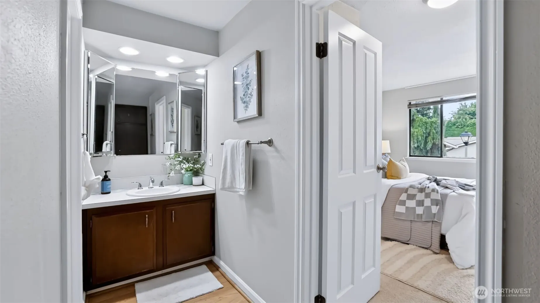 10403 NE 115th Place #L46, Kirkland, WA 98033