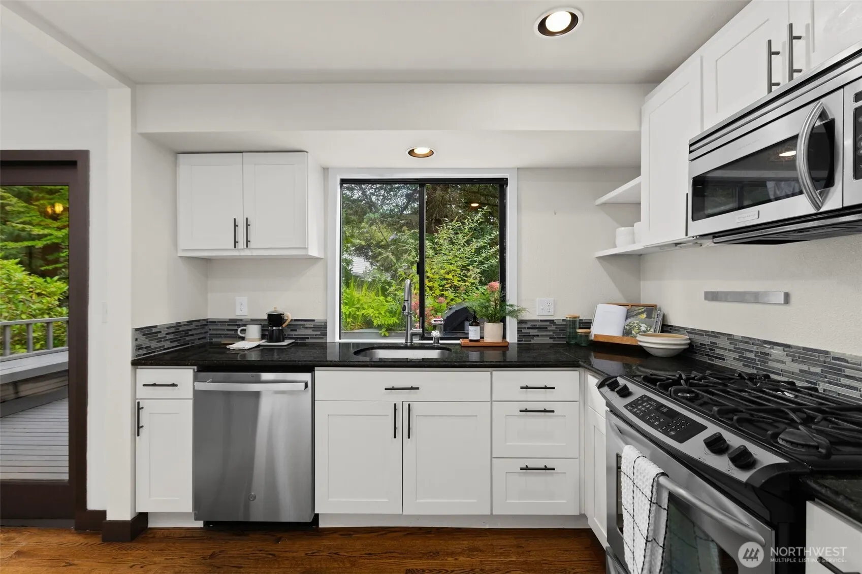21803 NE 17th Court , Sammamish, WA 98074