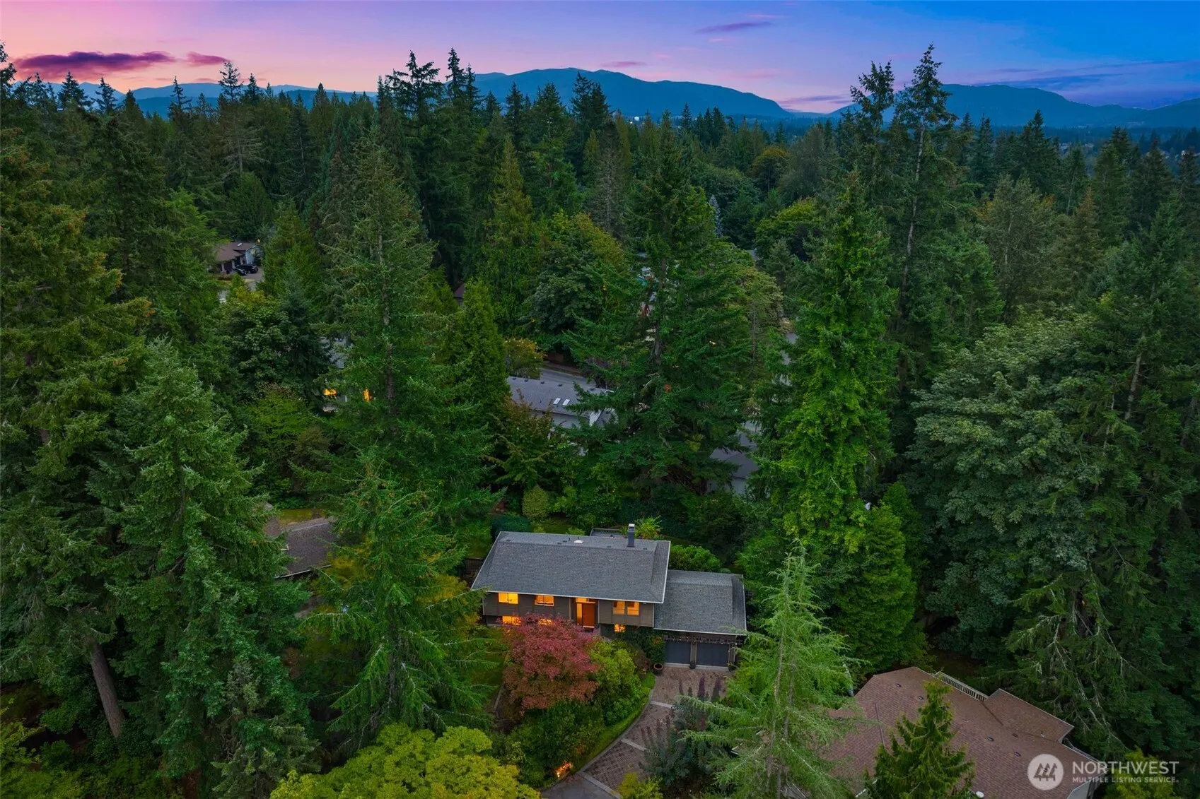 21803 NE 17th Court , Sammamish, WA 98074