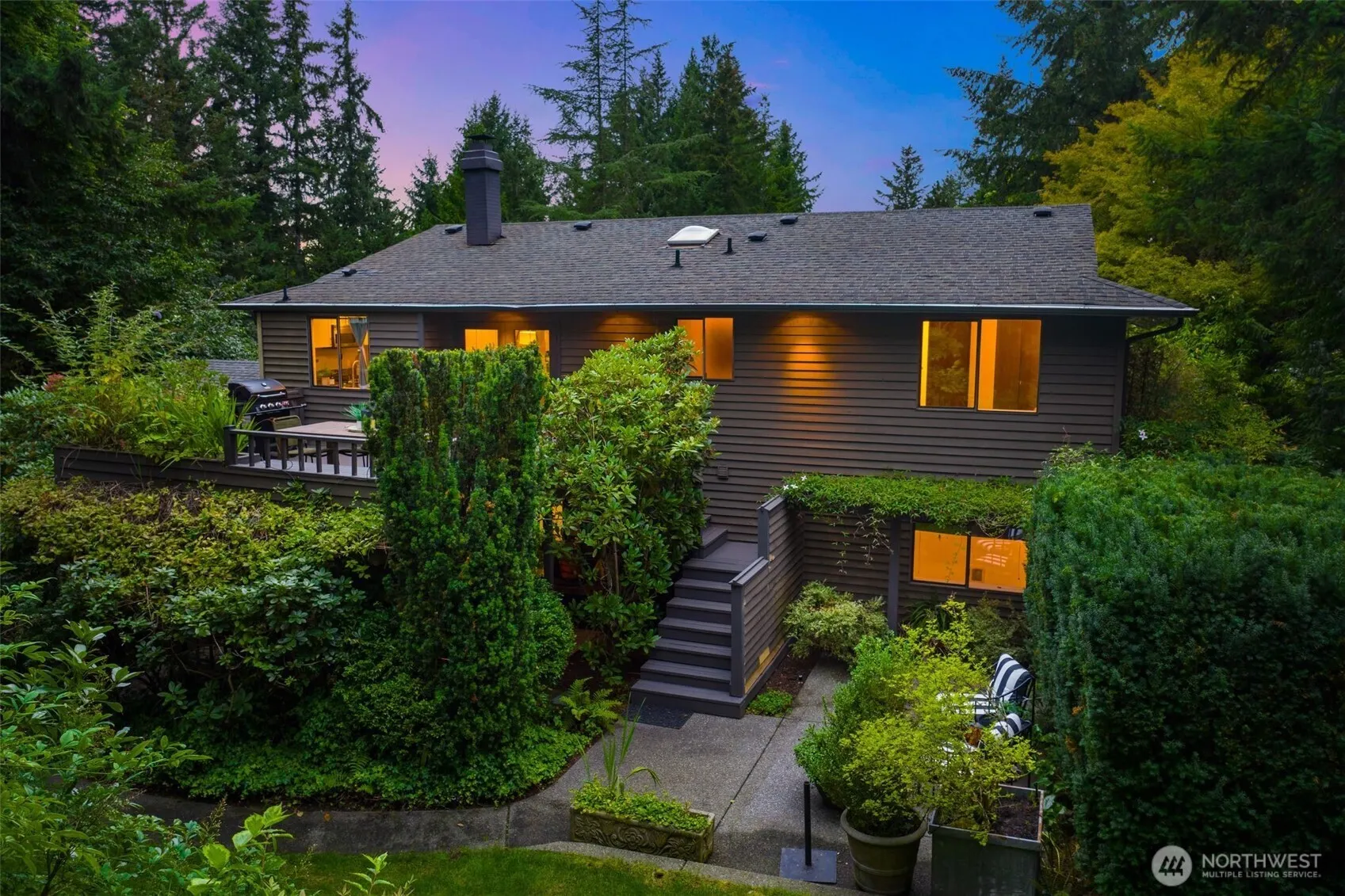 21803 NE 17th Court , Sammamish, WA 98074