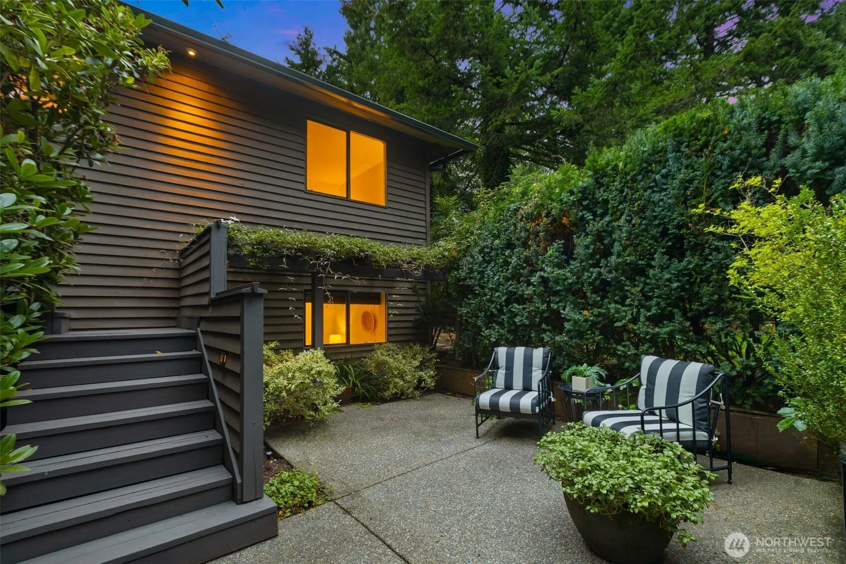 21803 NE 17th Court , Sammamish, WA 98074