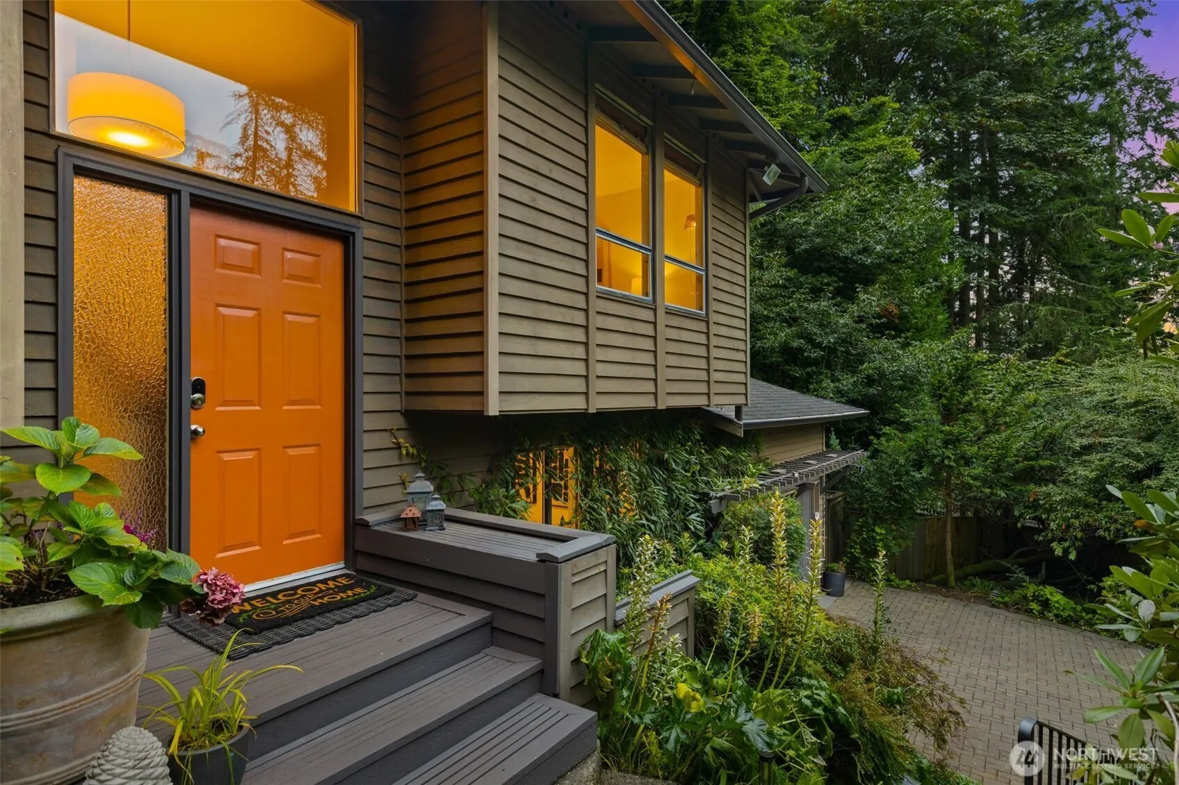 21803 NE 17th Court , Sammamish, WA 98074