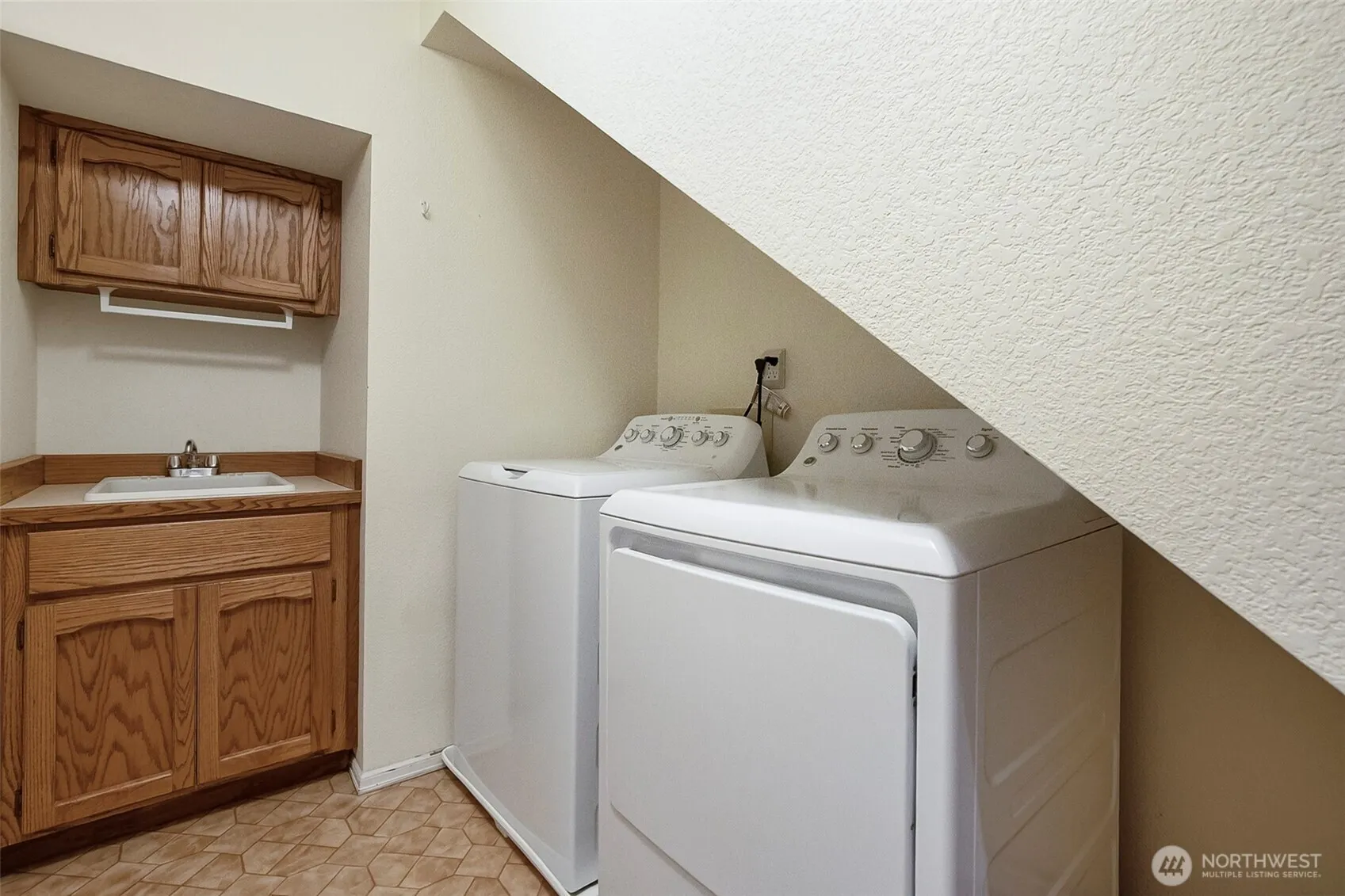 1805 Village Green Drive #16, Mill Creek, WA 98012