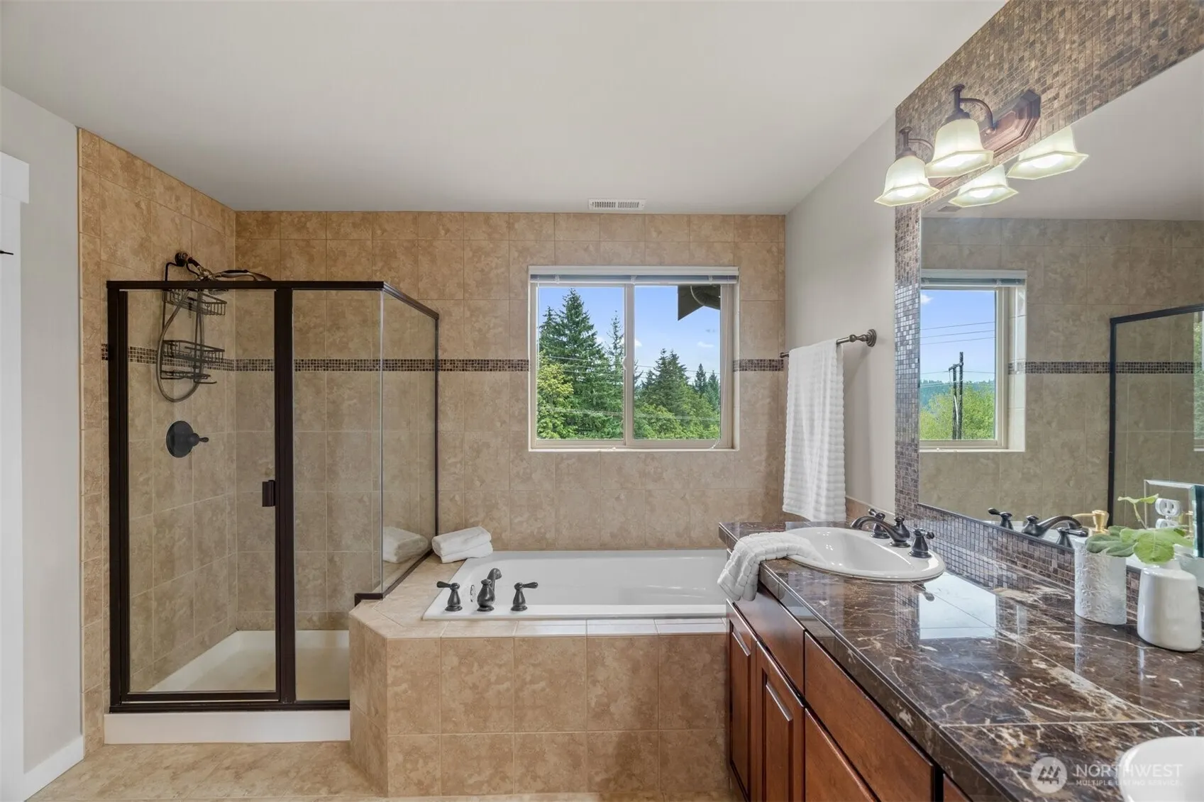 15186 132nd Avenue NE, Woodinville, WA 98072
