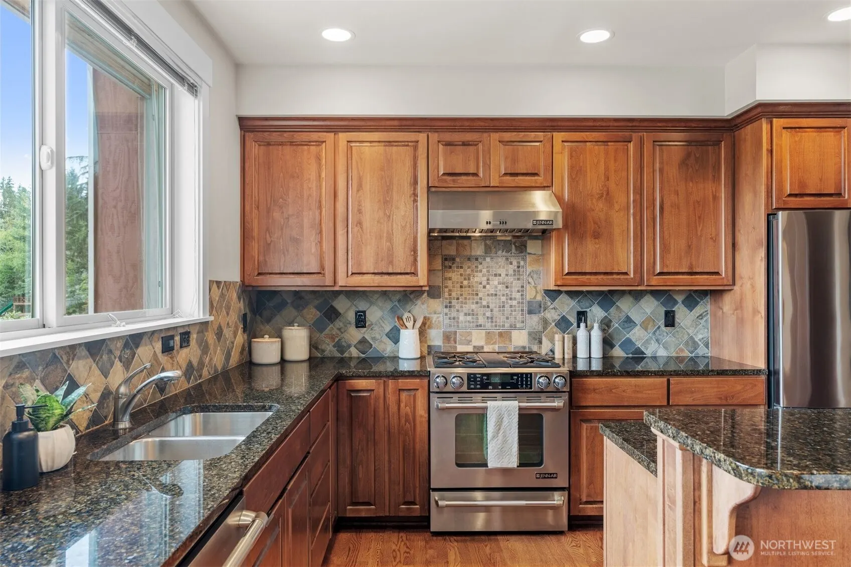 15186 132nd Avenue NE, Woodinville, WA 98072