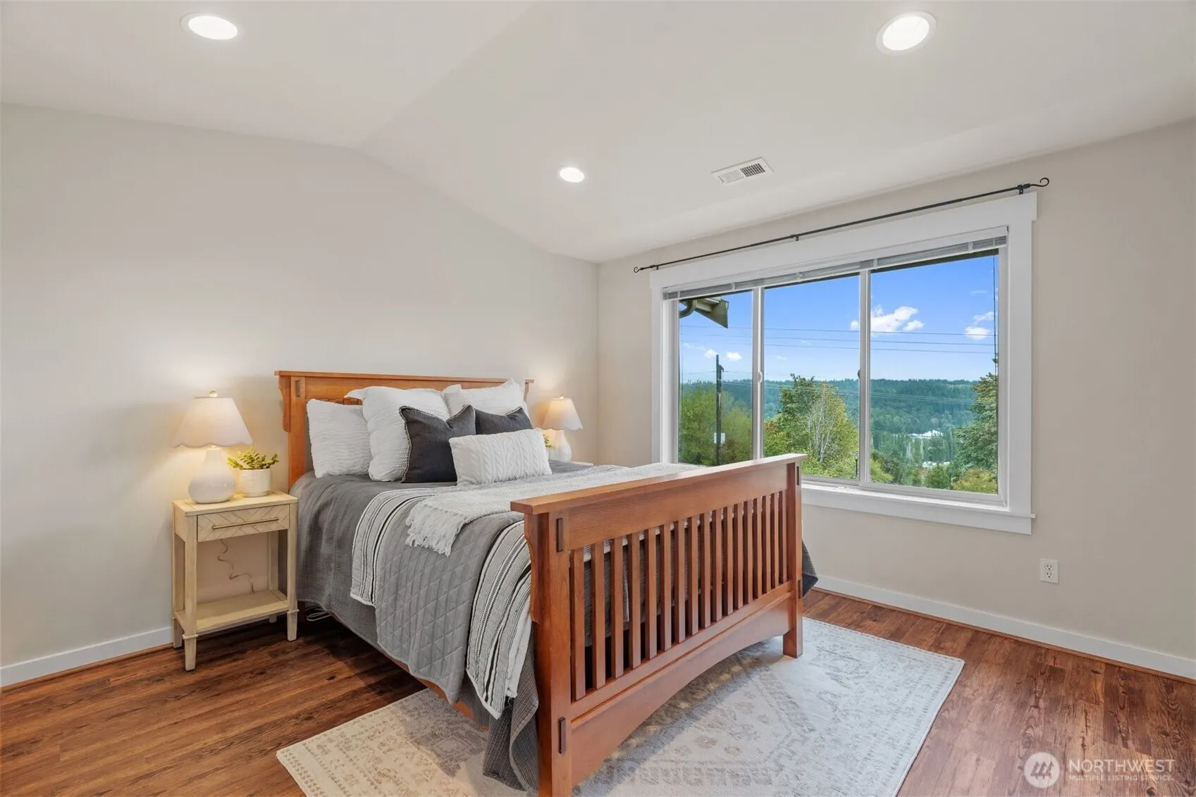 15186 132nd Avenue NE, Woodinville, WA 98072