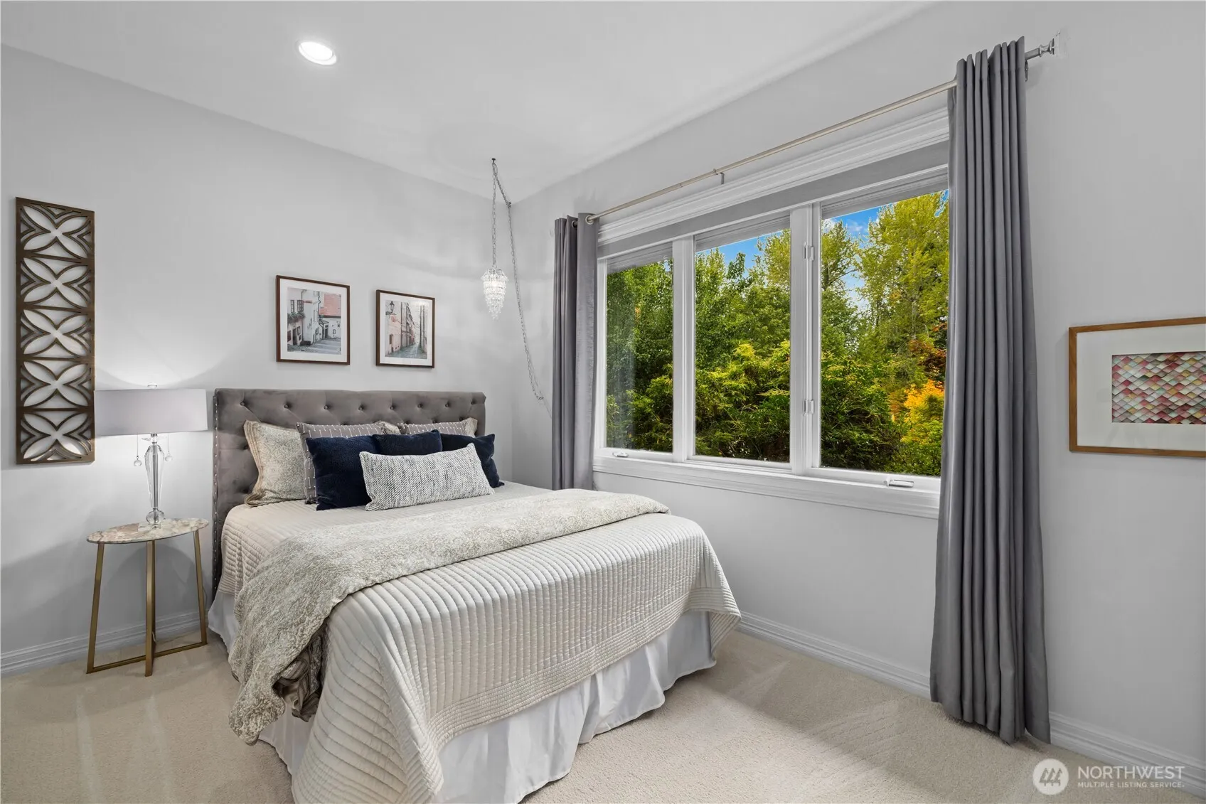 24733 SE Windsor Boulevard , Sammamish, WA 98074